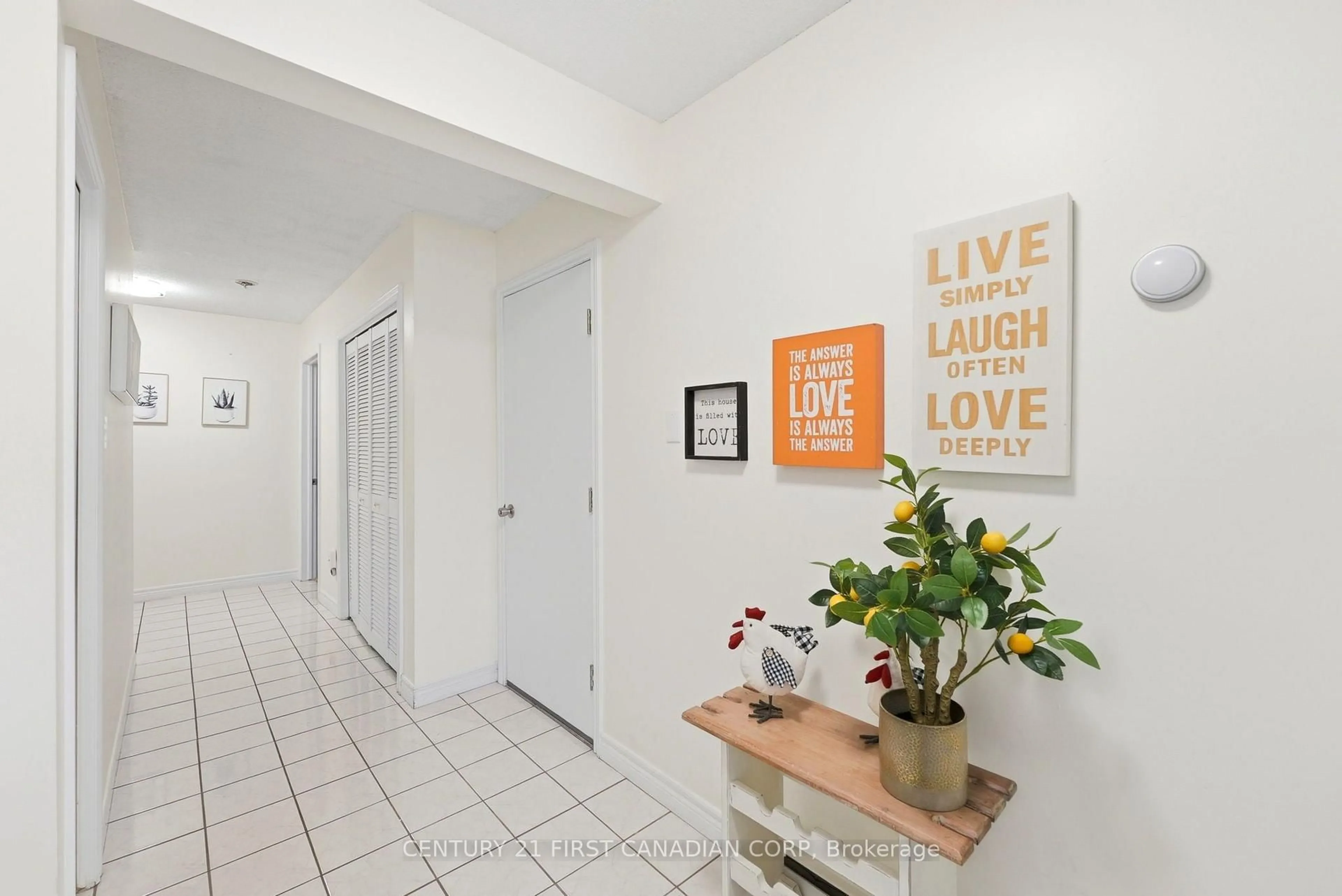 Unknown for 1548 Richmond St #10, London North Ontario N6G 4W7