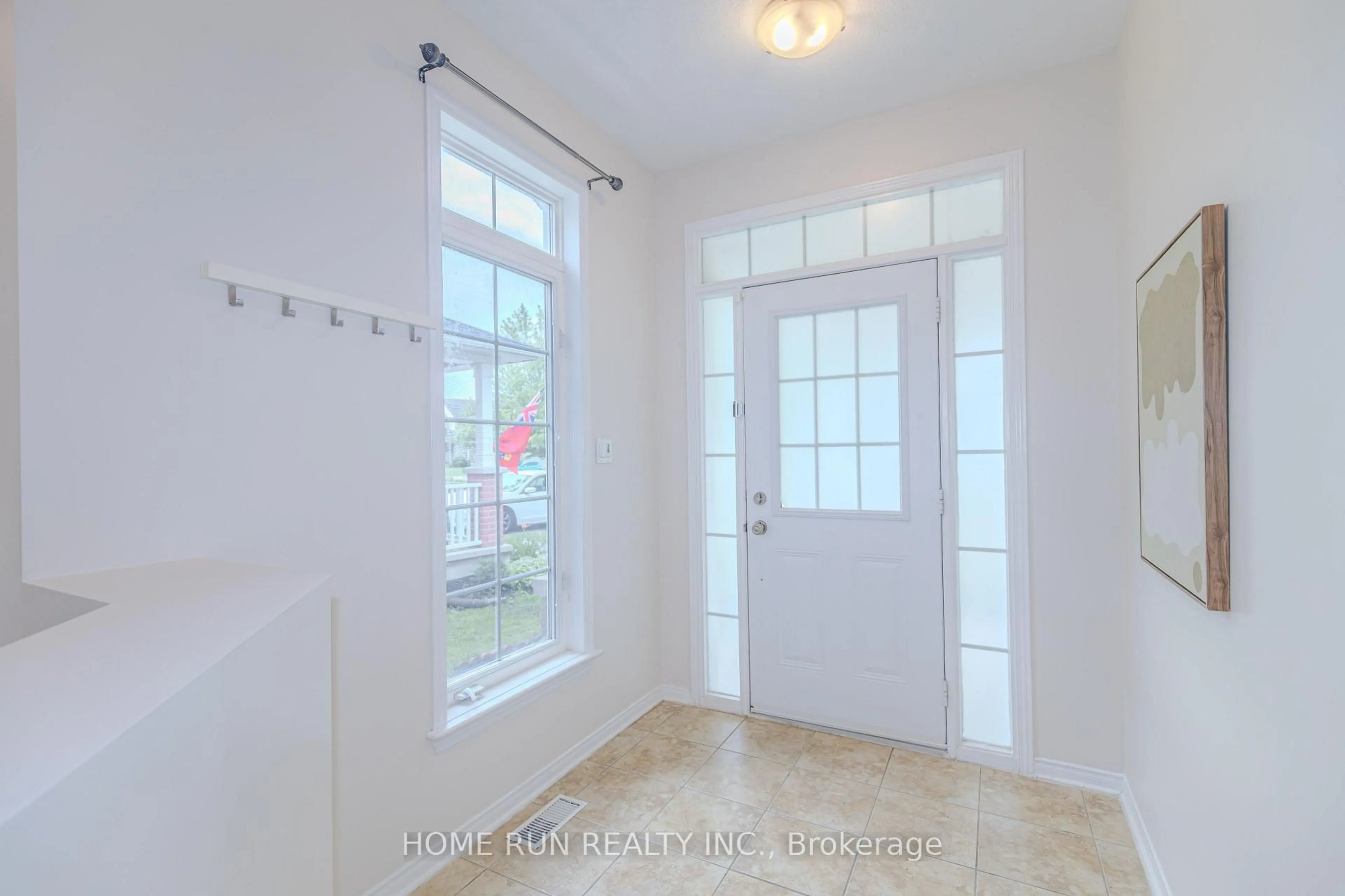 Indoor entryway for 538 Ravendale Way, Barrhaven Ontario K2J 0M6