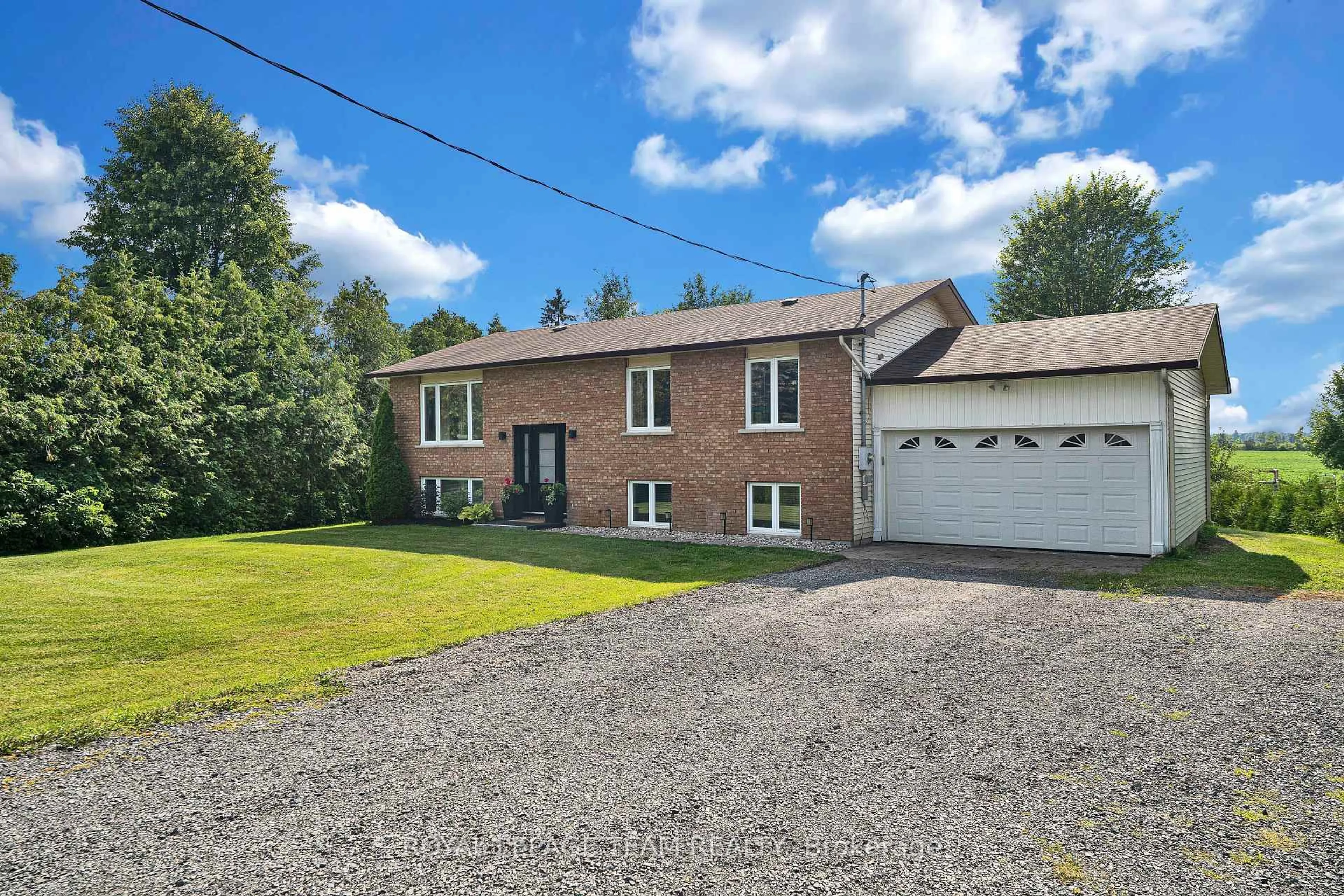 A pic from outside/outdoor area/front of a property/back of a property/a pic from drone, street for 2584 Stagecoach Rd, Osgoode Ontario K0A 2W0