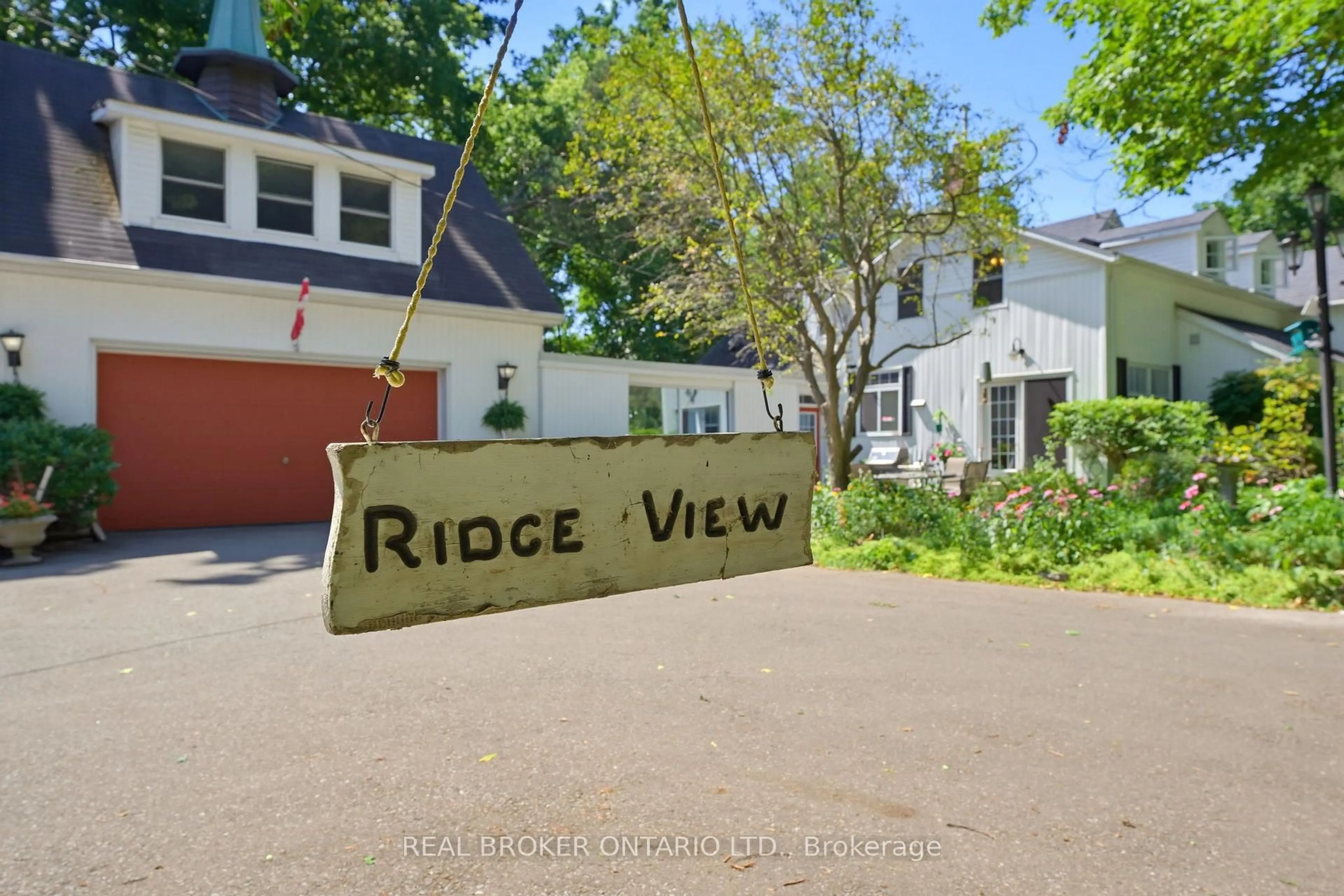 A pic from outside/outdoor area/front of a property/back of a property/a pic from drone, water/lake/river/ocean view for 24 Pleasant Ridge Rd, Brantford Ontario N3T 5L5