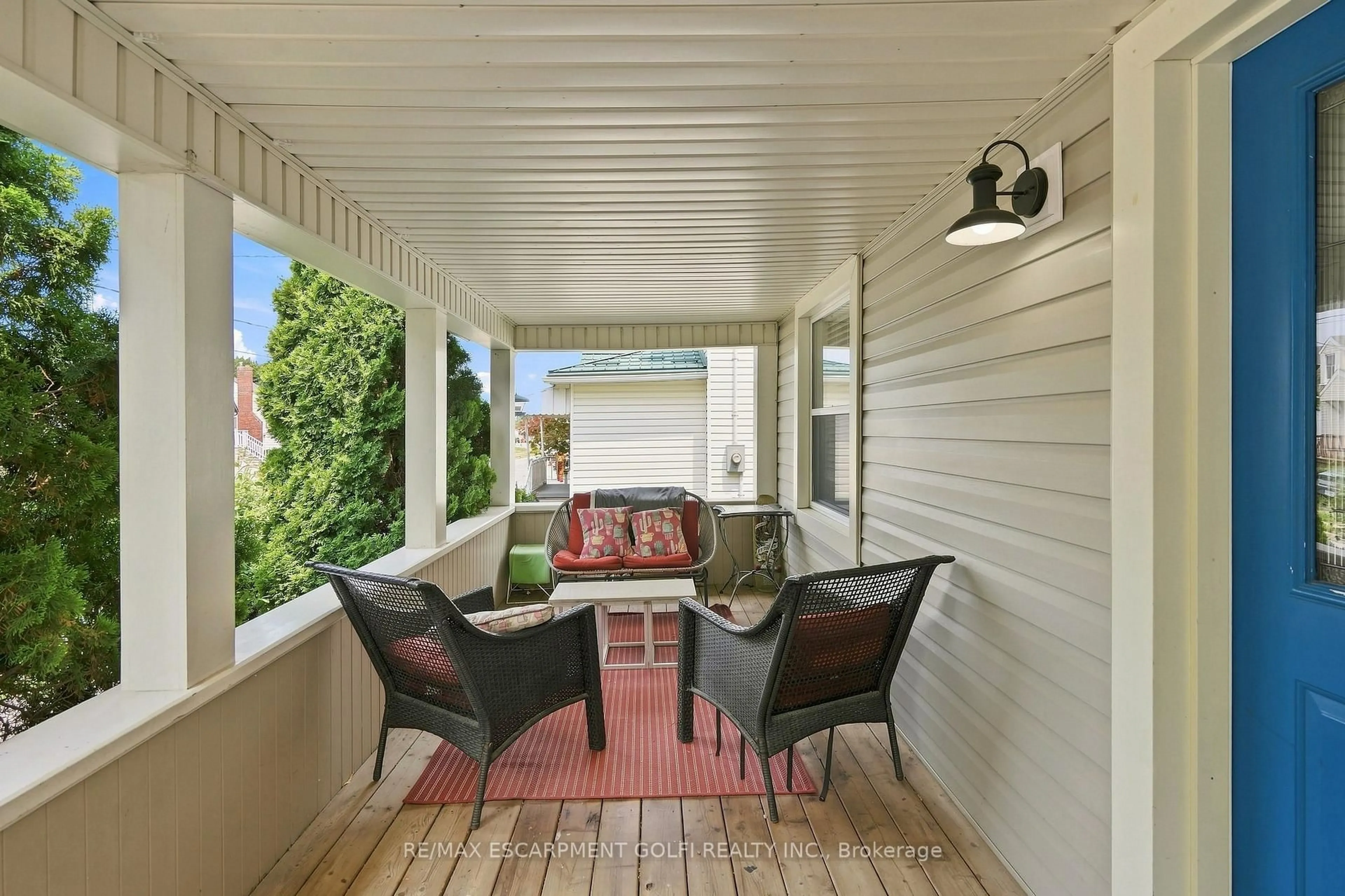 Patio, street for 4313 Central Ave, Lincoln Ontario L0R 1B6