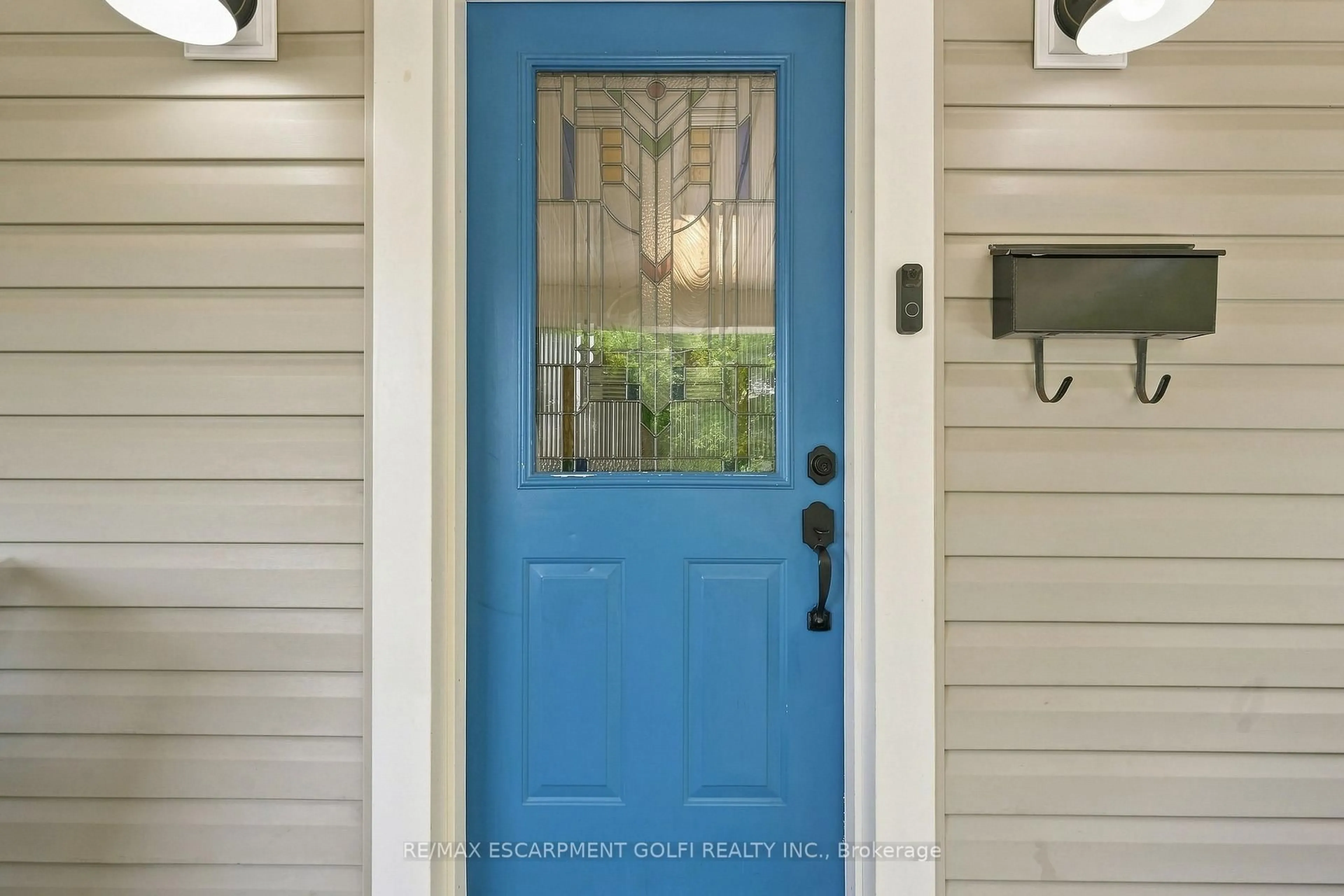 Indoor entryway for 4313 Central Ave, Lincoln Ontario L0R 1B6