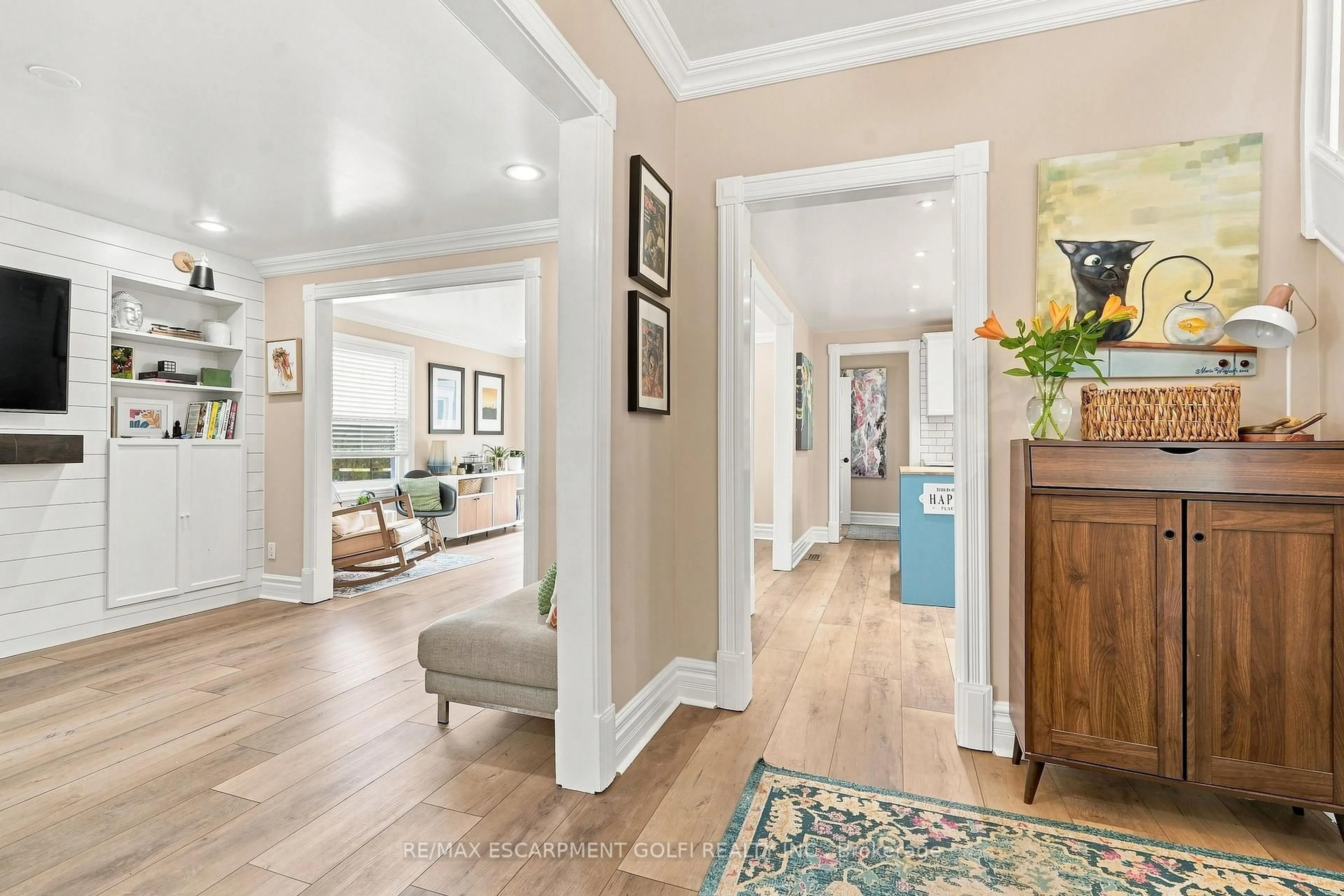 Indoor entryway for 4313 Central Ave, Lincoln Ontario L0R 1B6