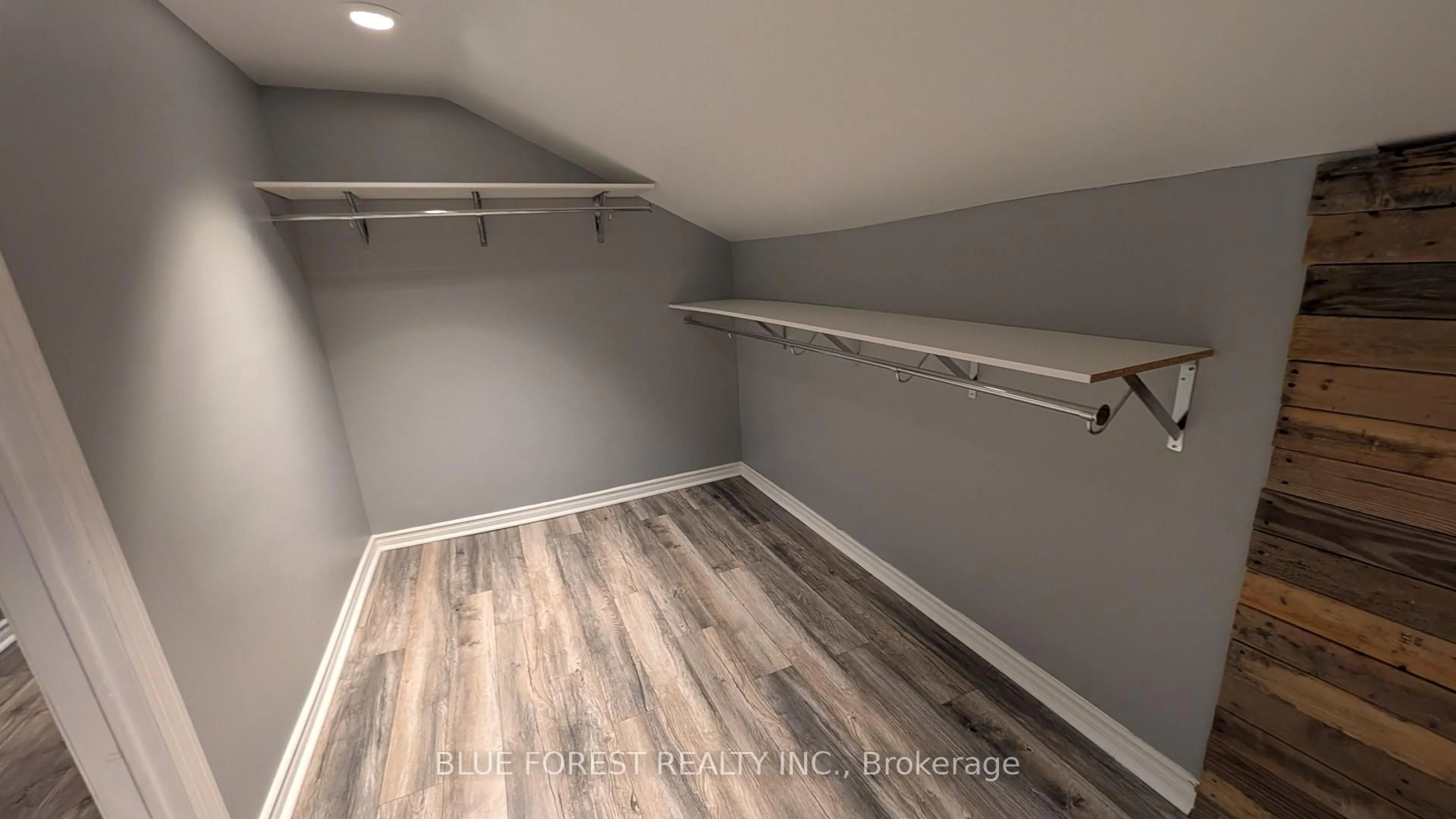 Storage room or clothes room or walk-in closet for 30 Catherine St, Ingersoll Ontario N5C 1L3