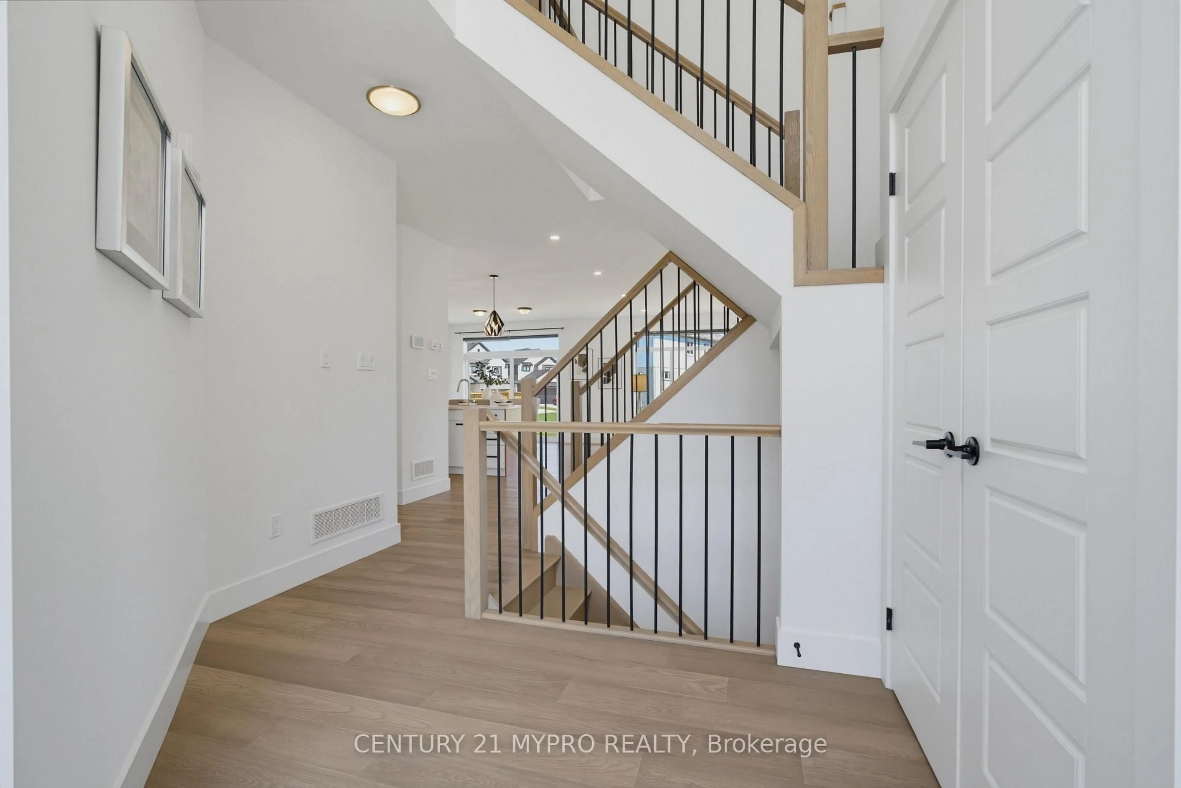 Indoor entryway for 1652 APPLEROCK Ave, London North Ontario N6G 0X6