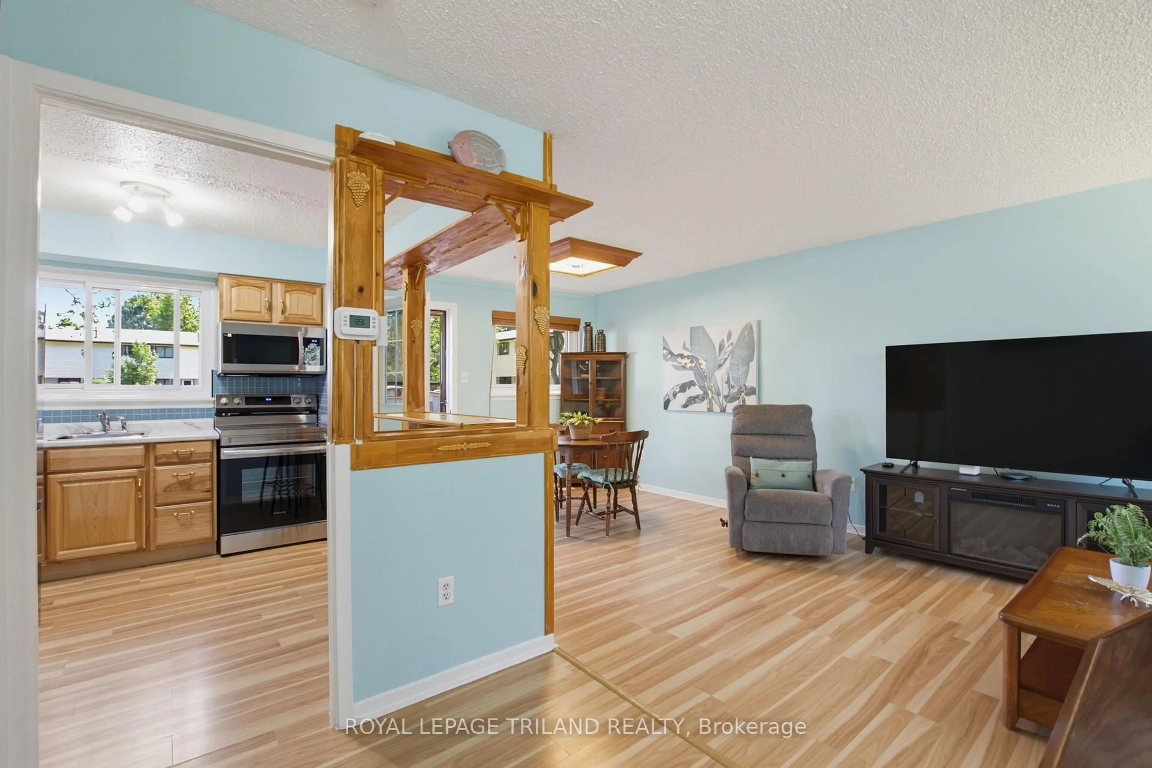 Open concept kitchen, unknown for 825 DUNDALK Dr #45, London South Ontario N6C 3V6