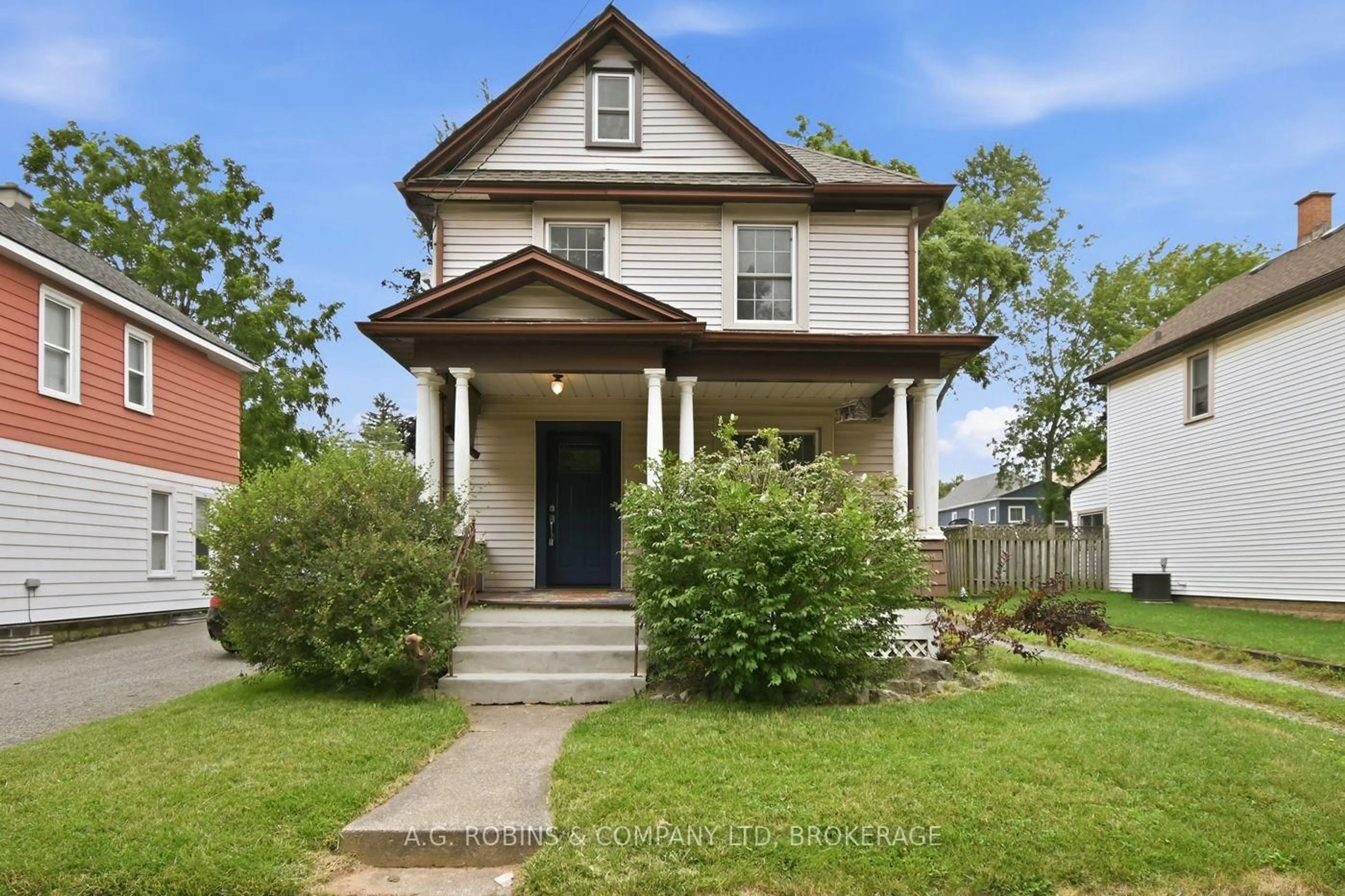 Home with brick exterior material, street for 6345 Barker St, Niagara Falls Ontario L2G 1Y6