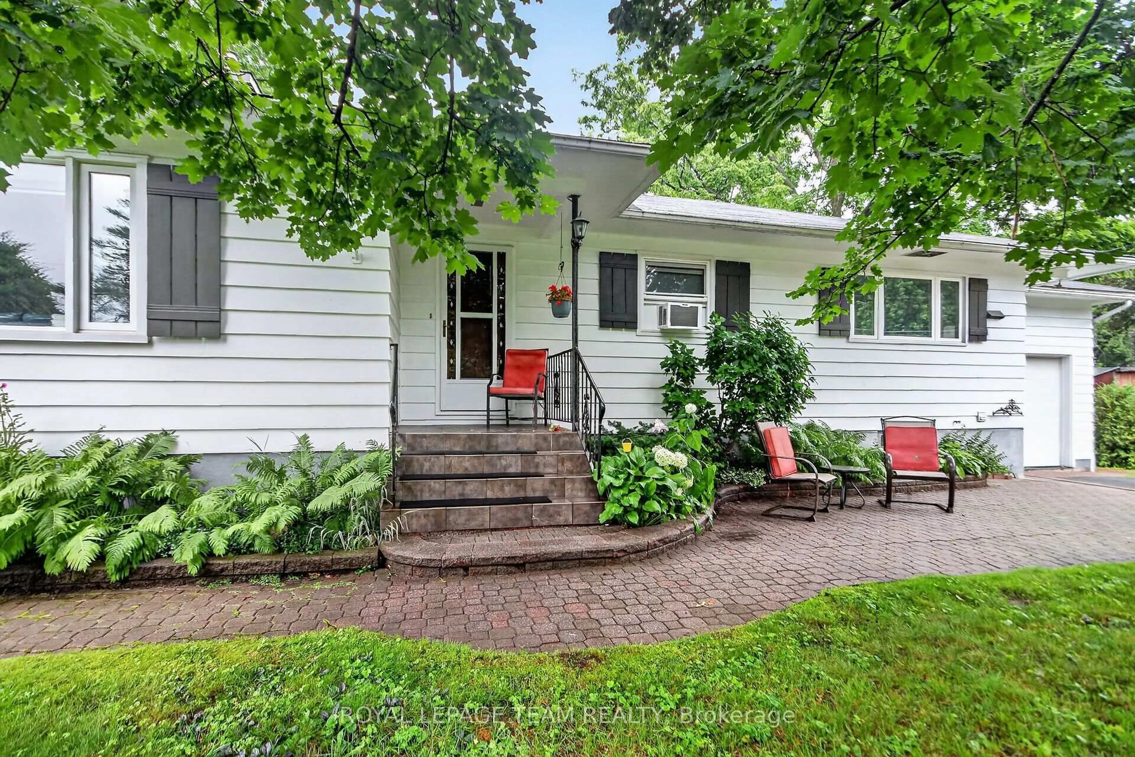 Unknown for 1003 St. Peter St, Ottawa Ontario K4C 1A4
