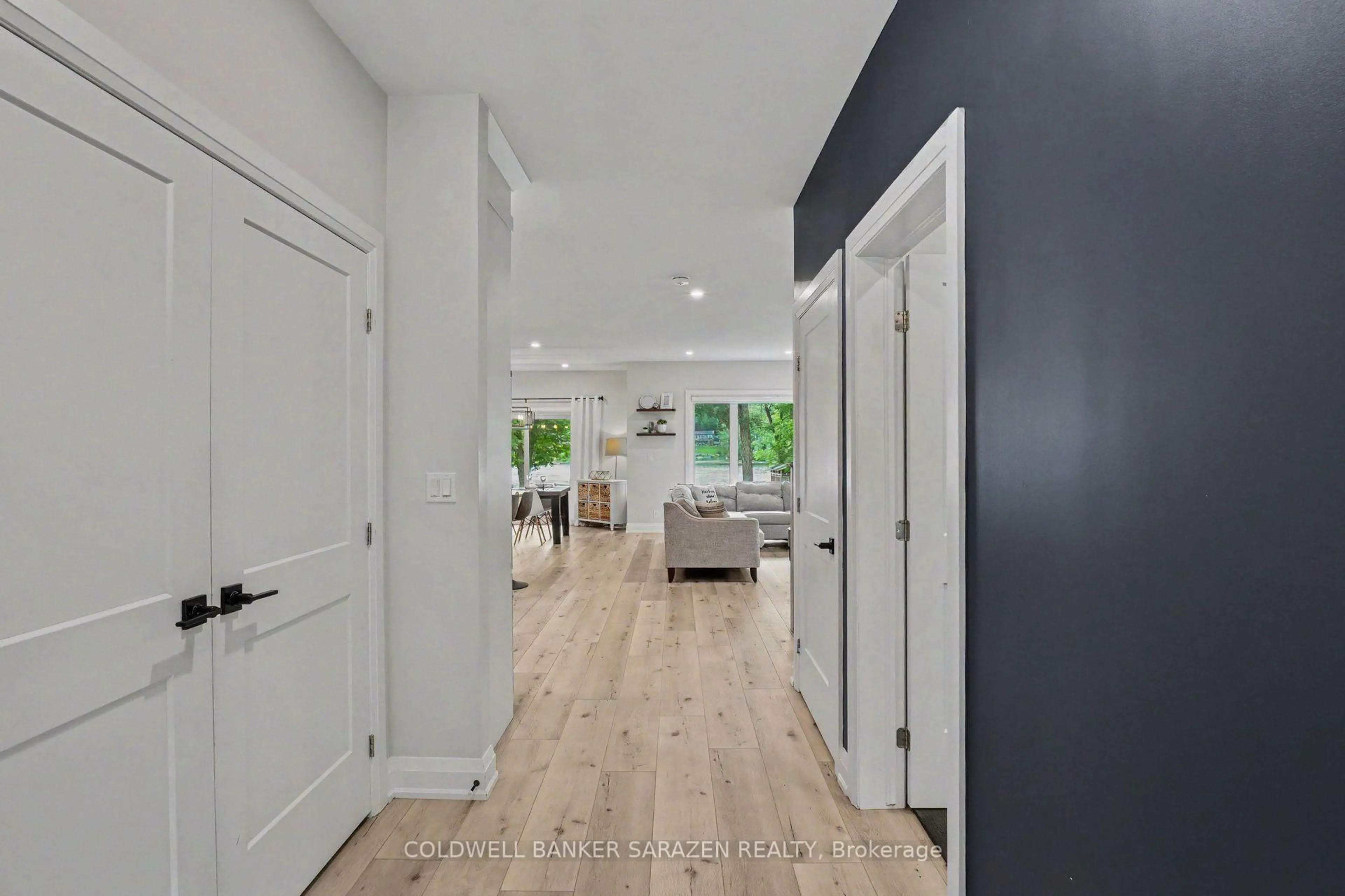 Indoor entryway for 1046 Bayview Dr, Ottawa Ontario K0A 3M0
