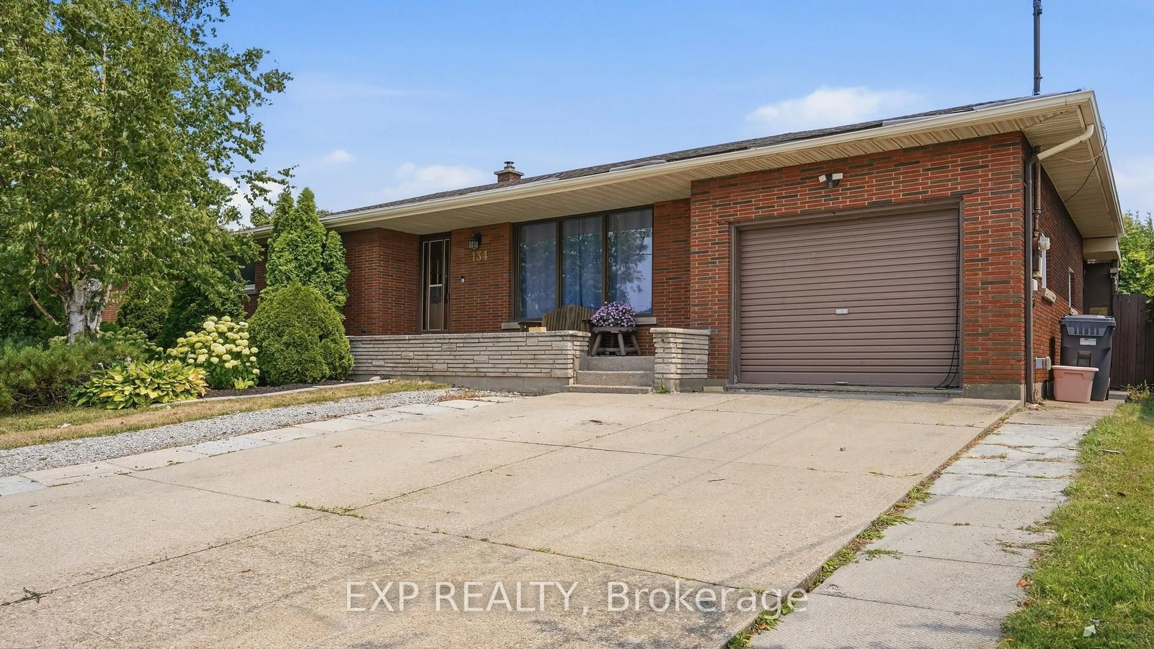 Home with brick exterior material, street for 134 Wellington St, Welland Ontario L3B 1B3