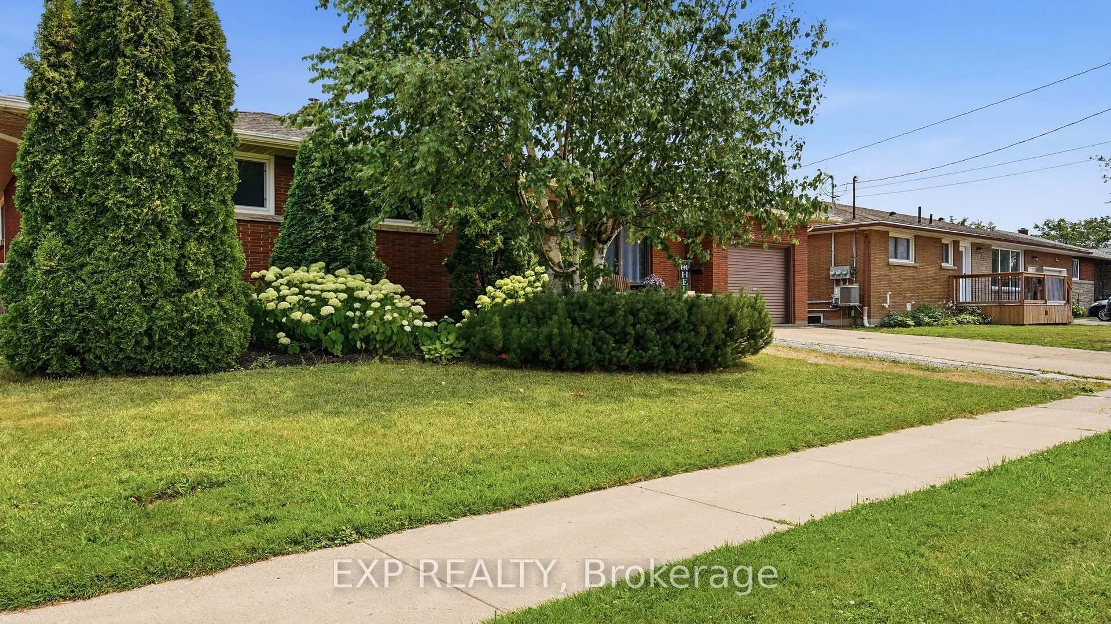 Home with brick exterior material, street for 134 Wellington St, Welland Ontario L3B 1B3