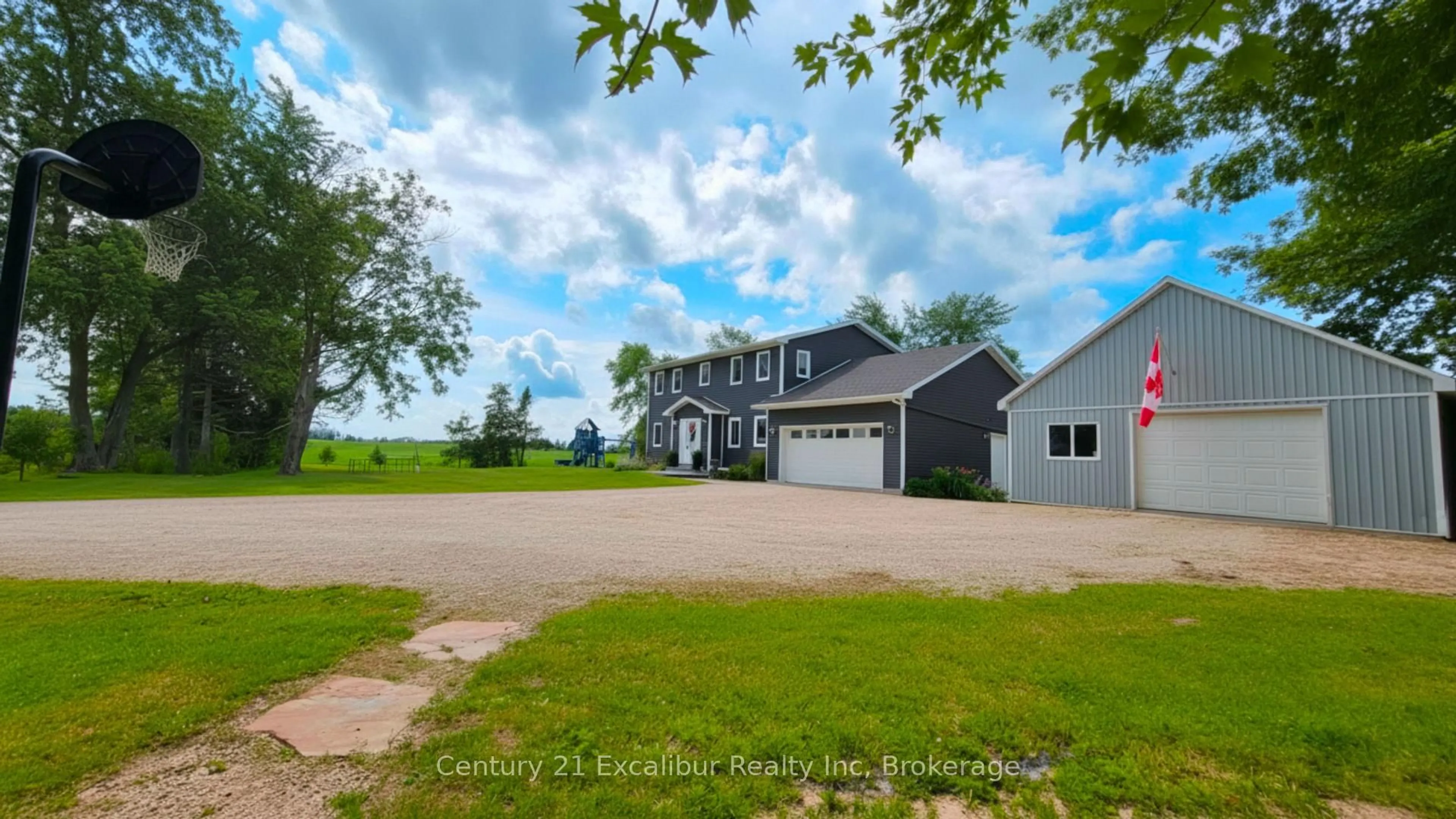 A pic from outside/outdoor area/front of a property/back of a property/a pic from drone, water/lake/river/ocean view for 7104 Sixth line Rd, Centre Wellington Ontario N0B 1J0