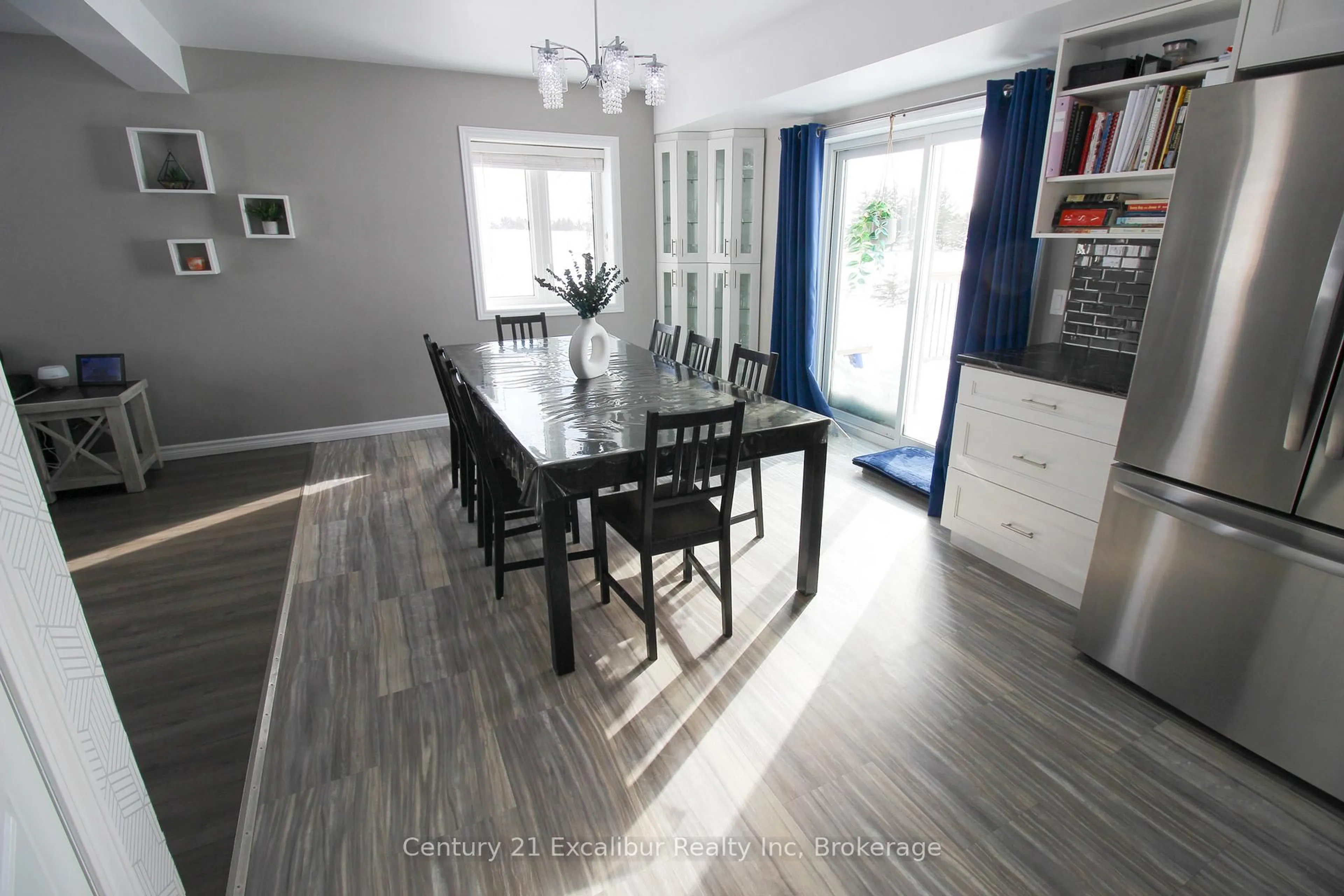 Dining room, unknown for 7104 Sixth line Rd, Centre Wellington Ontario N0B 1J0