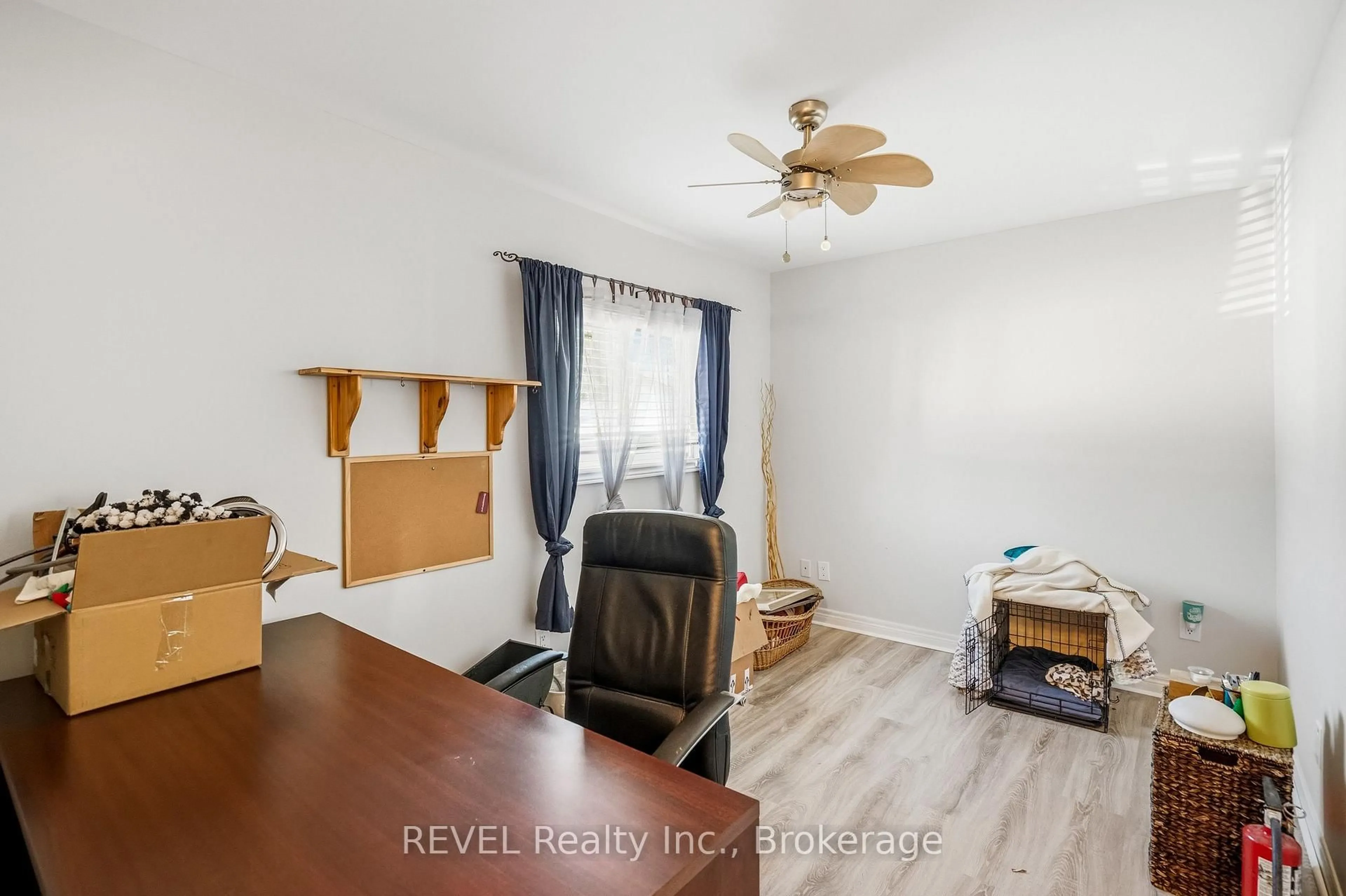 A pic of a room for 9 Cambridge Ave, St. Catharines Ontario L2P 1W6