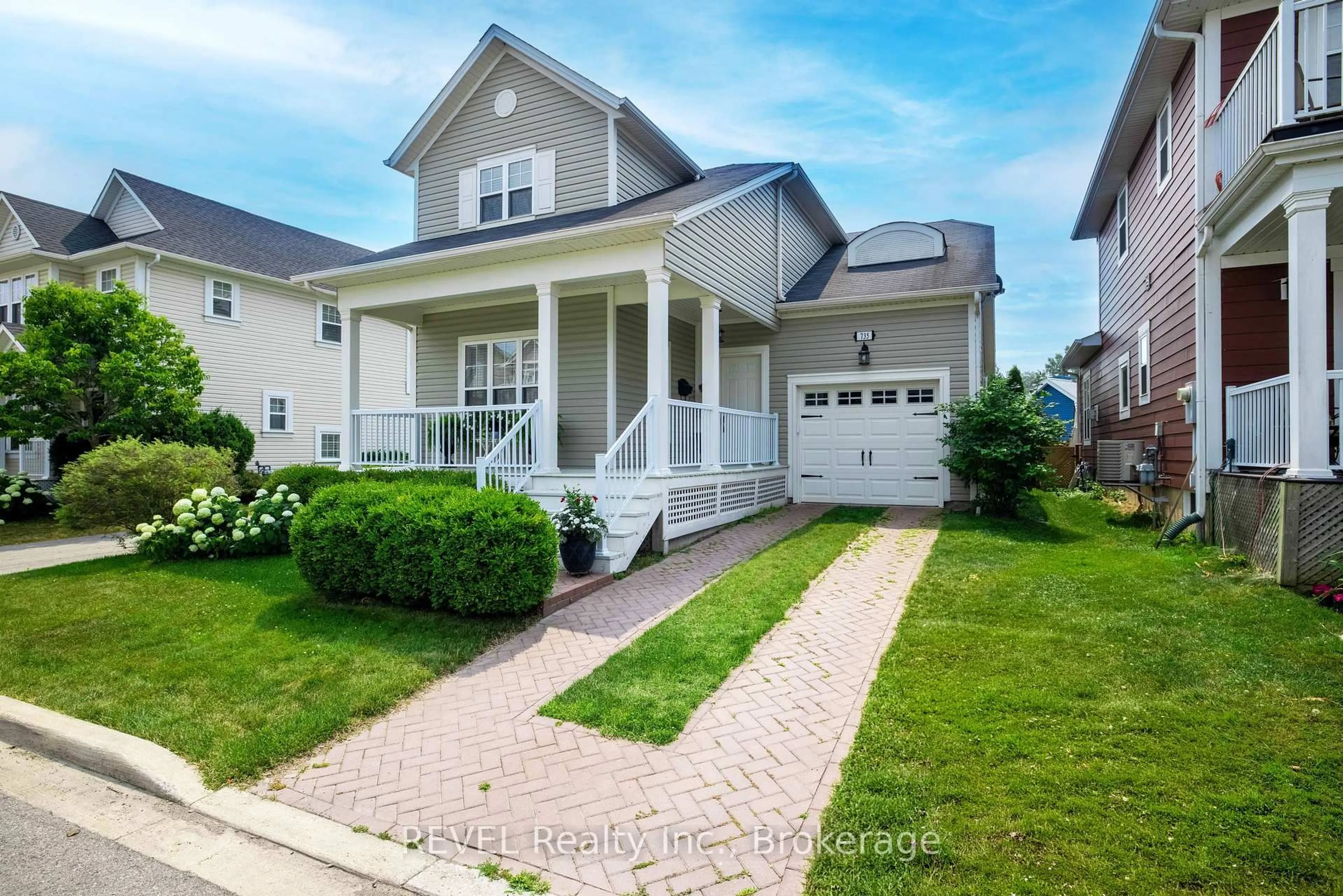 Home with vinyl exterior material, street for 735 Celebration Dr, Fort Erie Ontario L2A 6V8