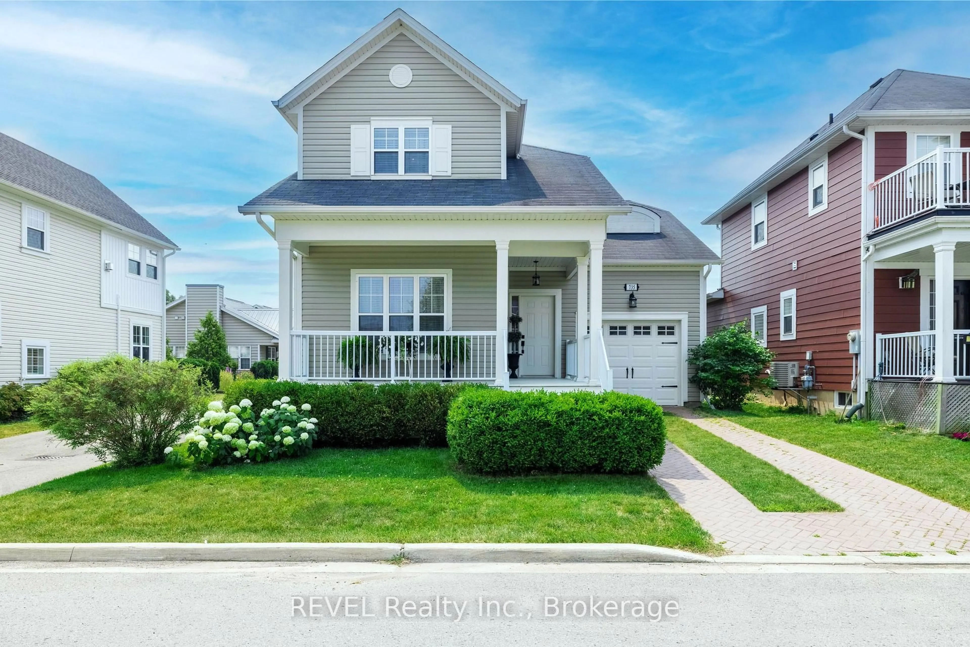 Home with vinyl exterior material, street for 735 Celebration Dr, Fort Erie Ontario L2A 6V8