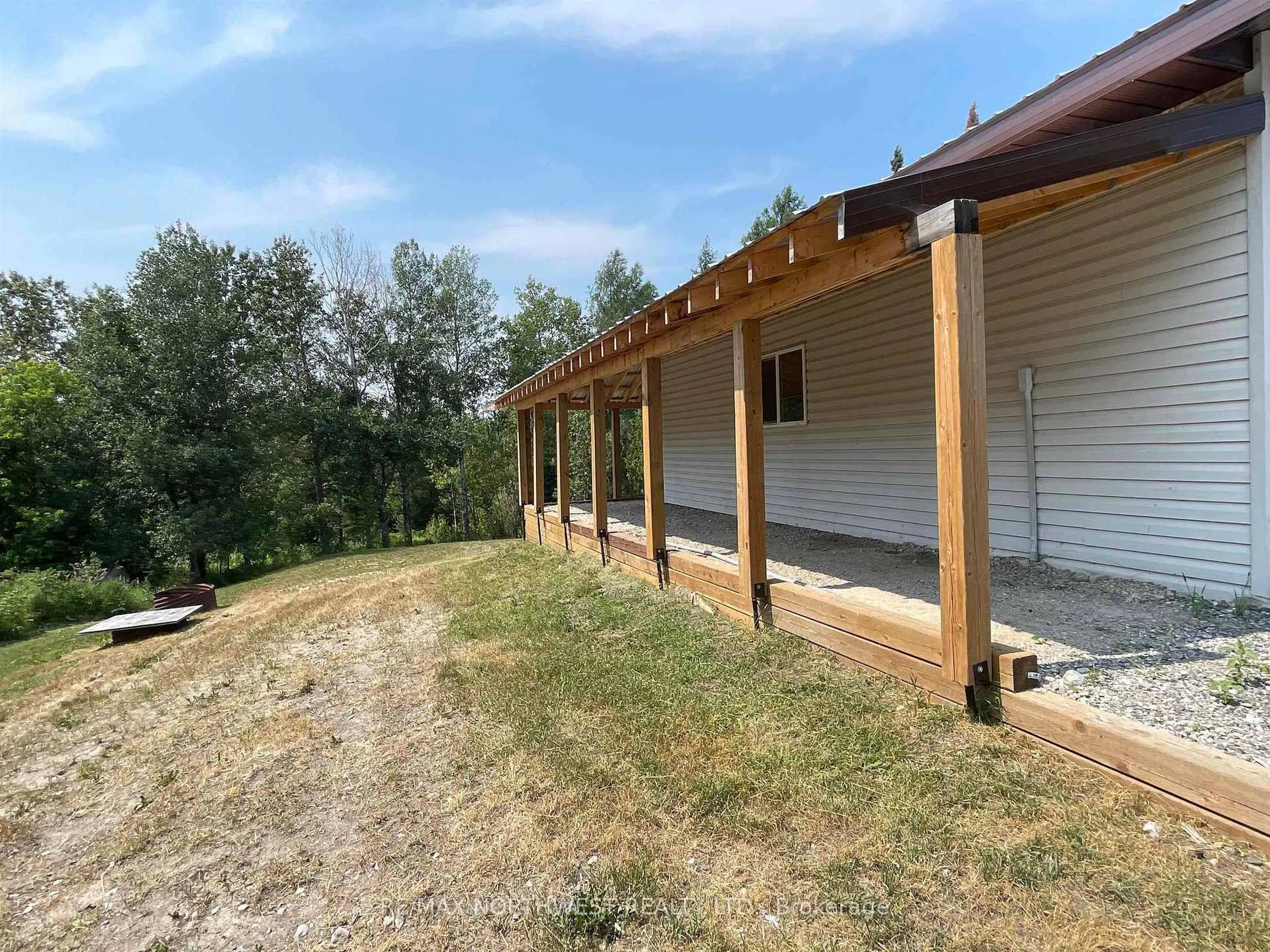 A pic from outside/outdoor area/front of a property/back of a property/a pic from drone, building for 62 Bedworth Road, Dryden Ontario P8N 2Y4