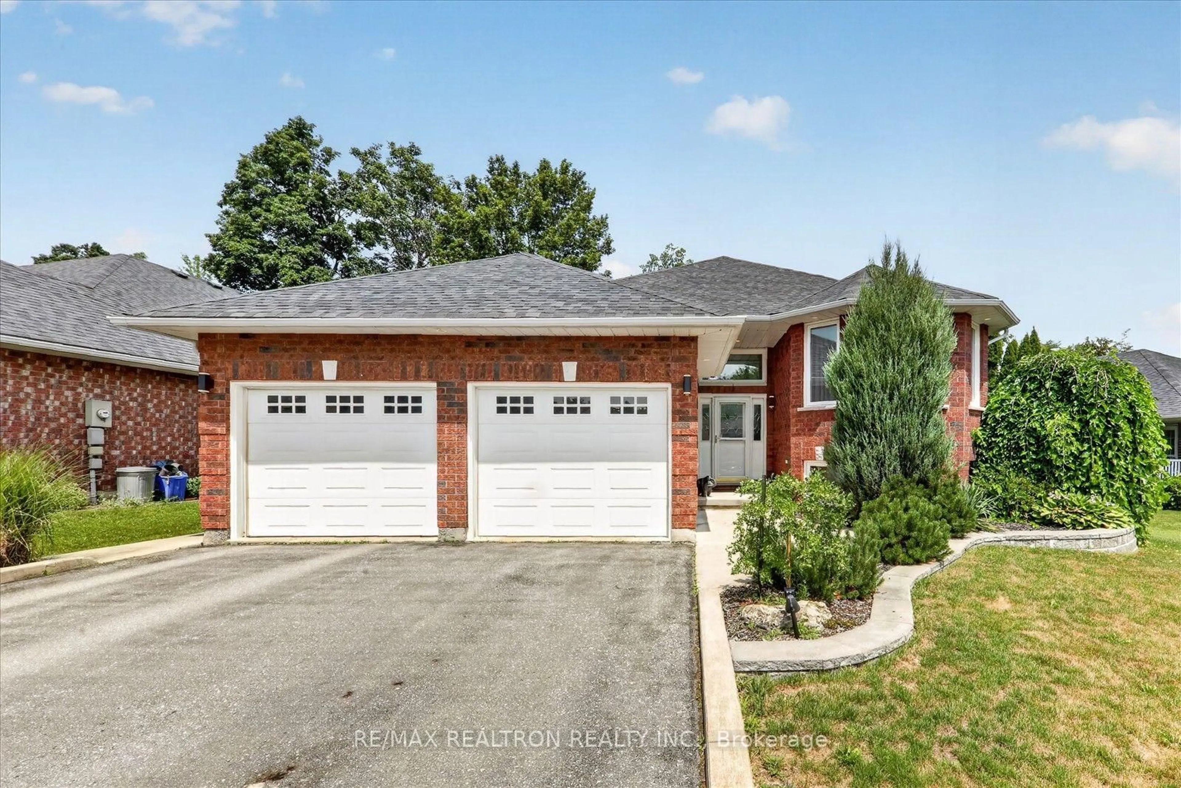 Home with brick exterior material, street for 295 Woodward Ave, Selwyn Ontario K9L 1K2