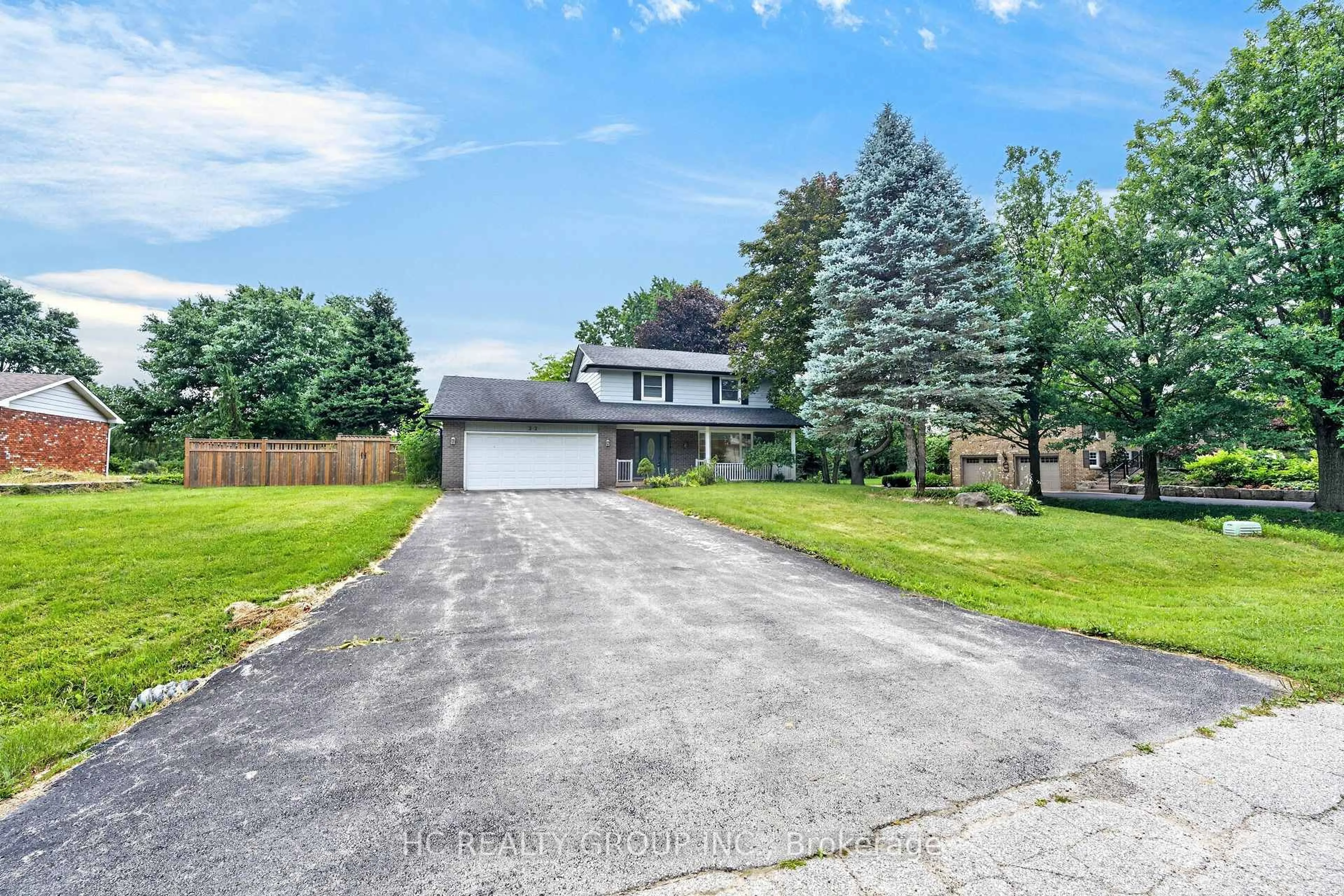 A pic from outside/outdoor area/front of a property/back of a property/a pic from drone, street for 22 Fireside Dr, Hamilton Ontario L8N 2Z7