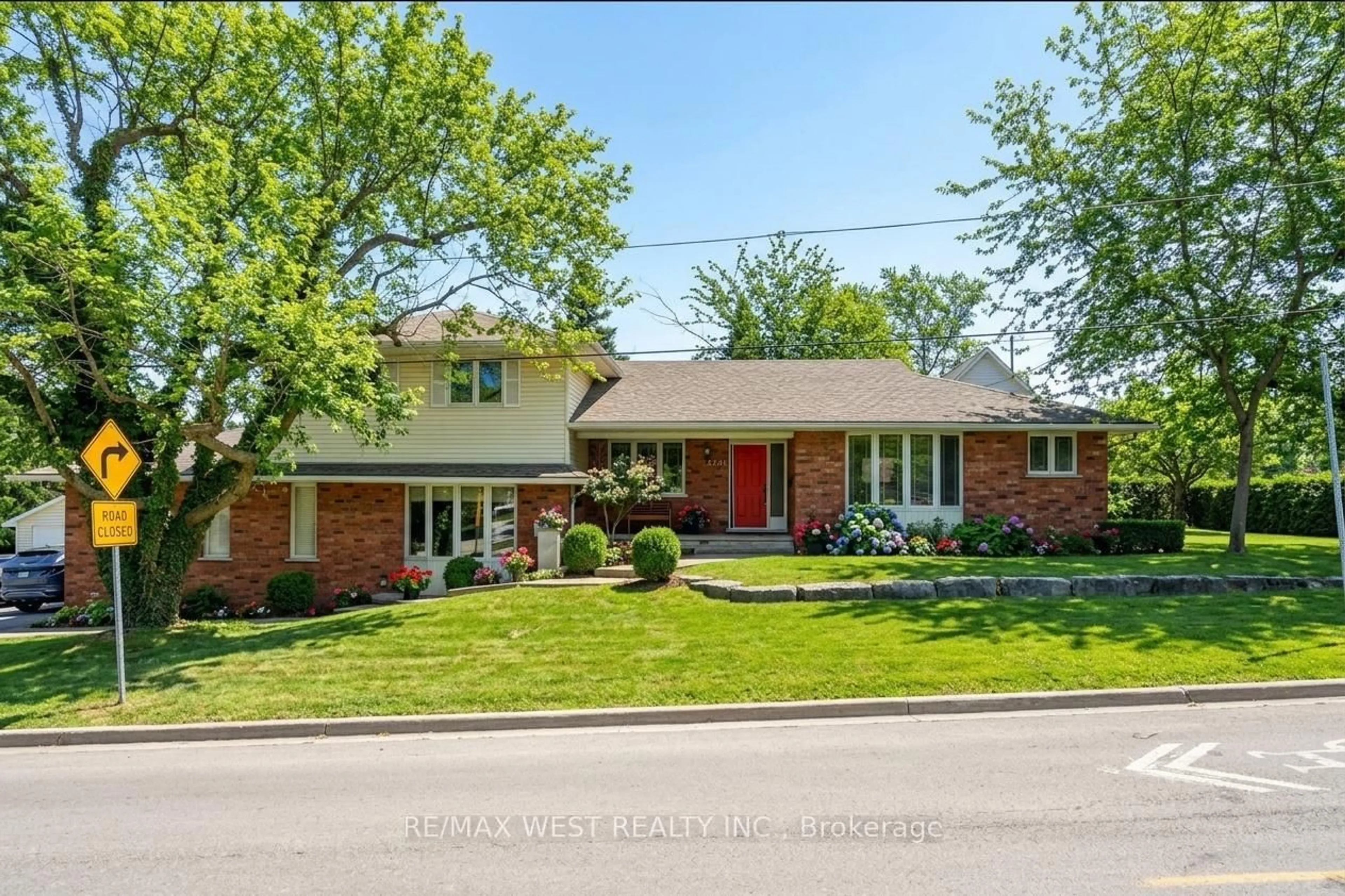 Home with brick exterior material, street for 3570 Rittenhouse Rd, Lincoln Ontario L0R 2C0