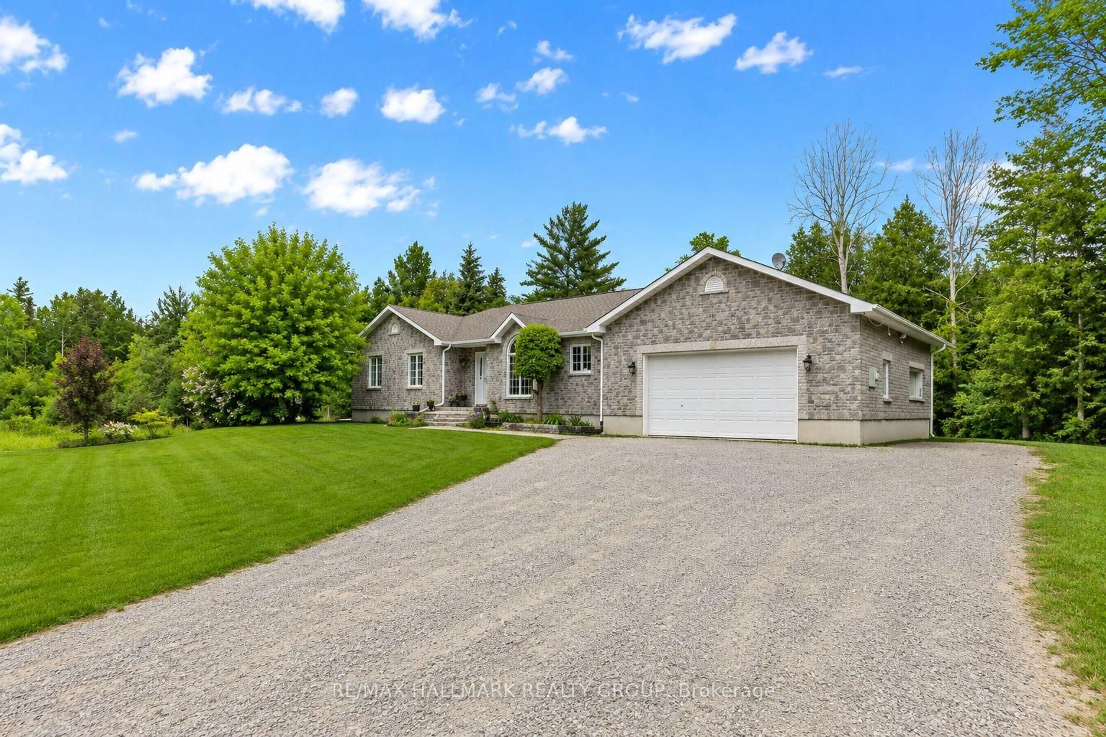 A pic from outside/outdoor area/front of a property/back of a property/a pic from drone, street for 520 DAVID MANCHESTER Rd, Carp Ontario K0A 1L0