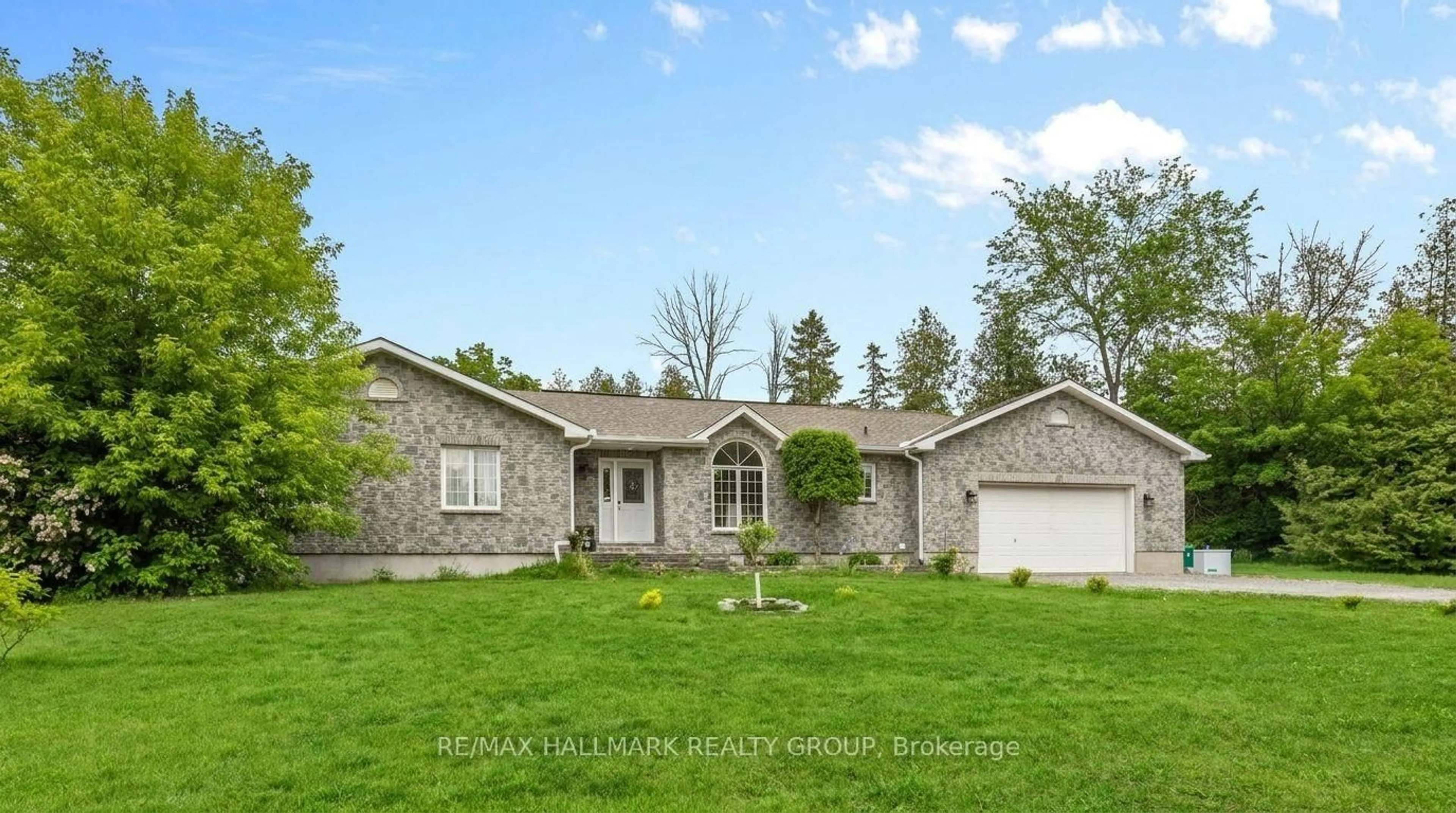 A pic from outside/outdoor area/front of a property/back of a property/a pic from drone, street for 520 DAVID MANCHESTER Rd, Carp Ontario K0A 1L0