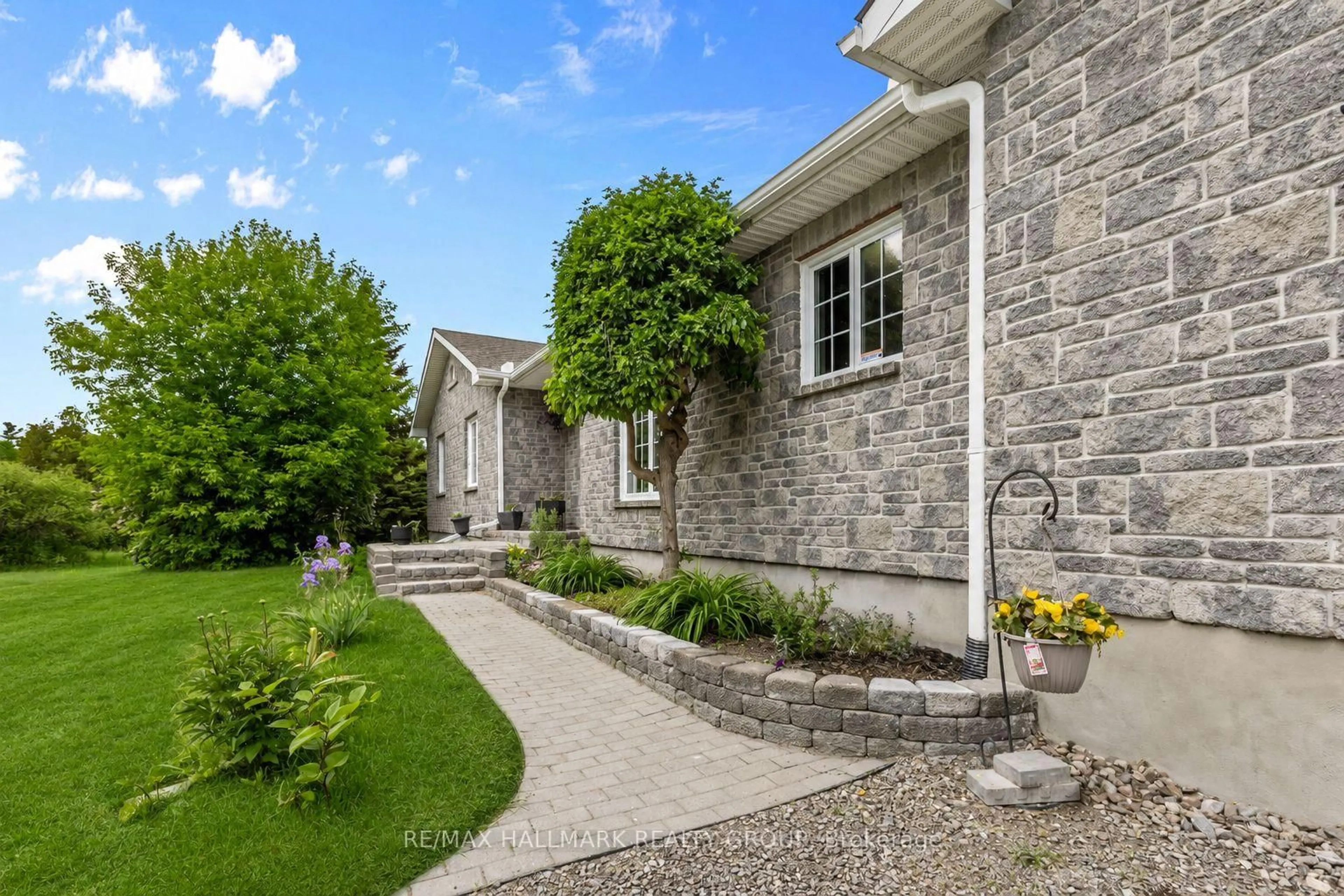 Home with brick exterior material, street for 520 DAVID MANCHESTER Rd, Carp Ontario K0A 1L0