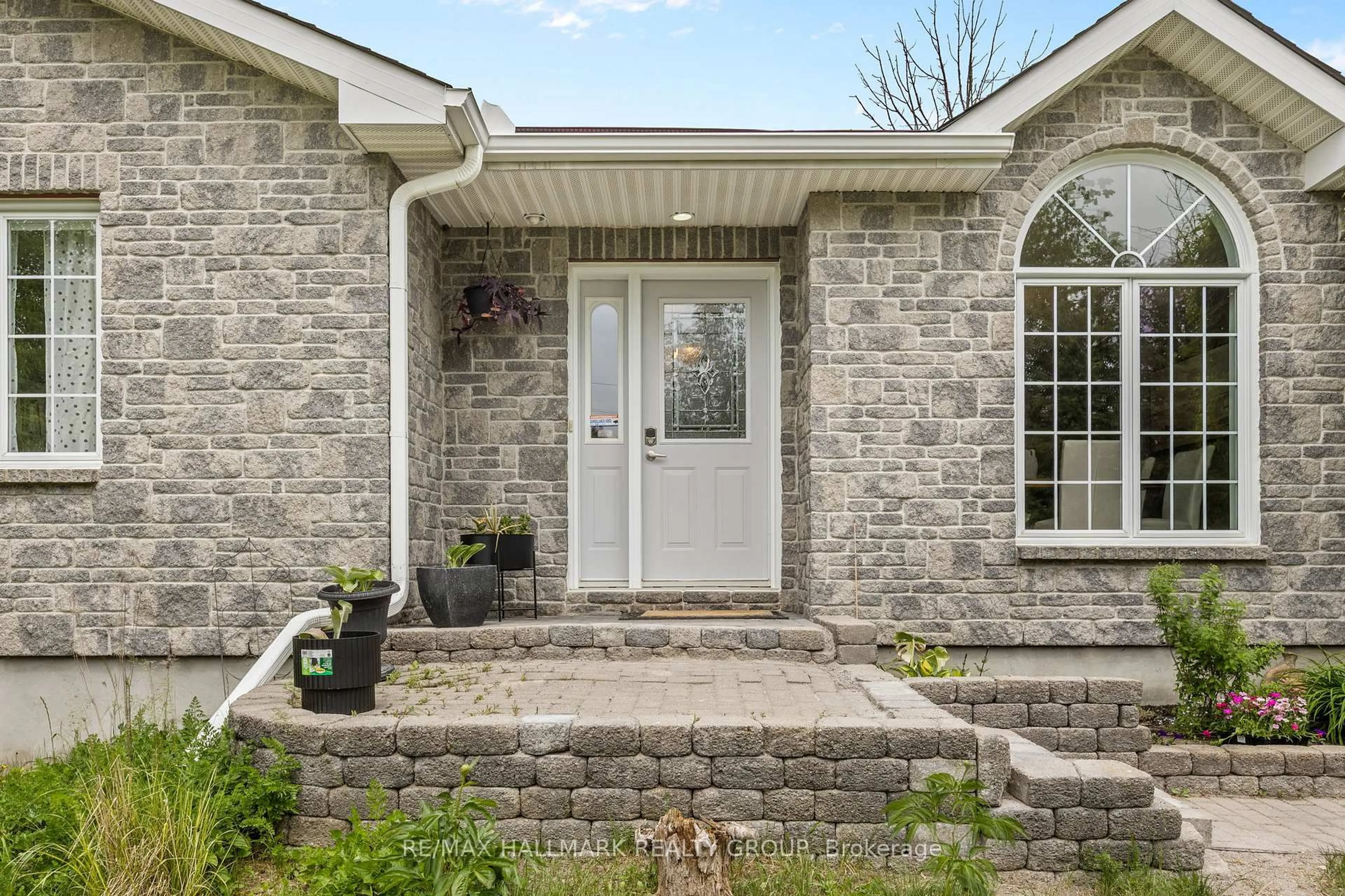 Home with brick exterior material, street for 520 DAVID MANCHESTER Rd, Carp Ontario K0A 1L0