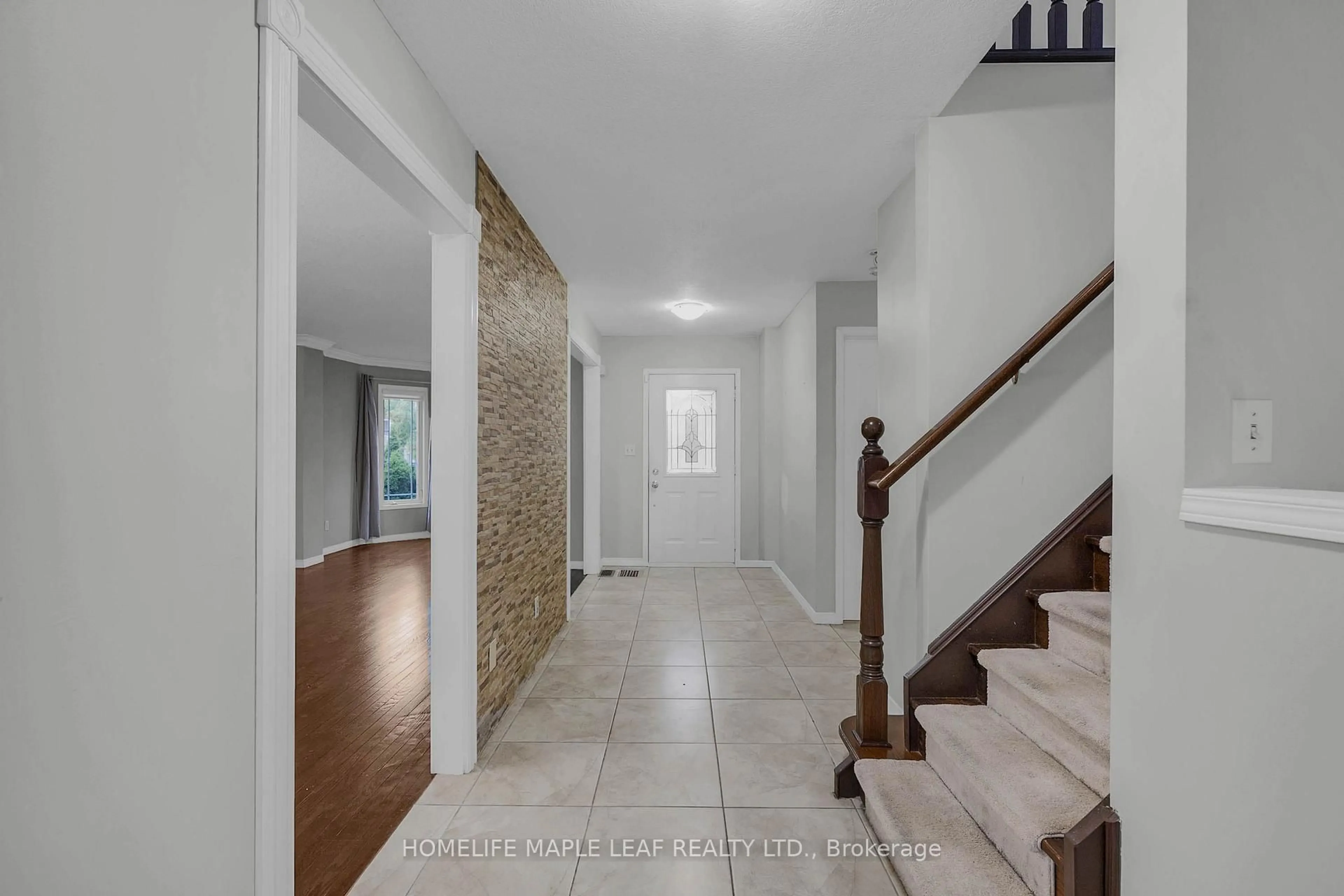 Indoor entryway for 888 Paisley Rd, Guelph Ontario N1K 1V8