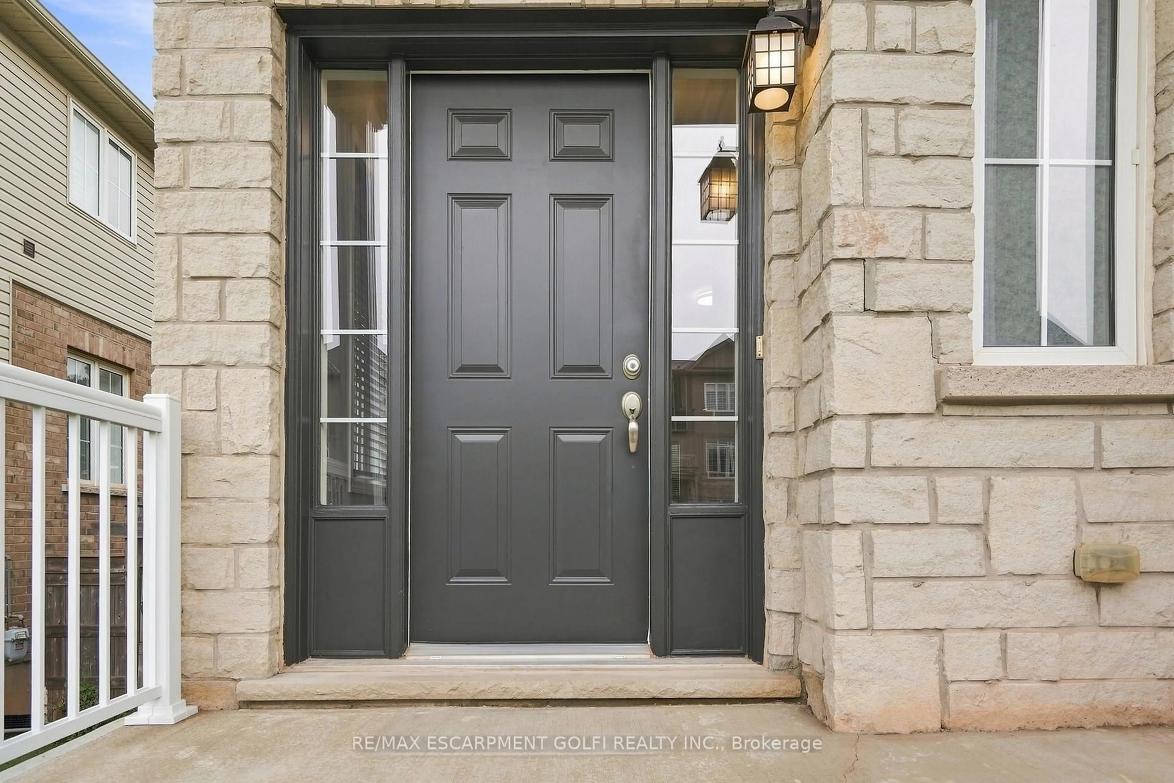 Indoor entryway for 5065 Serena Dr, Lincoln Ontario L0R 1B0