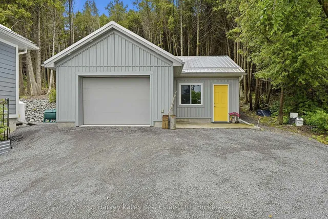 12399 Loyalist Pkwy, Prince Edward County 4