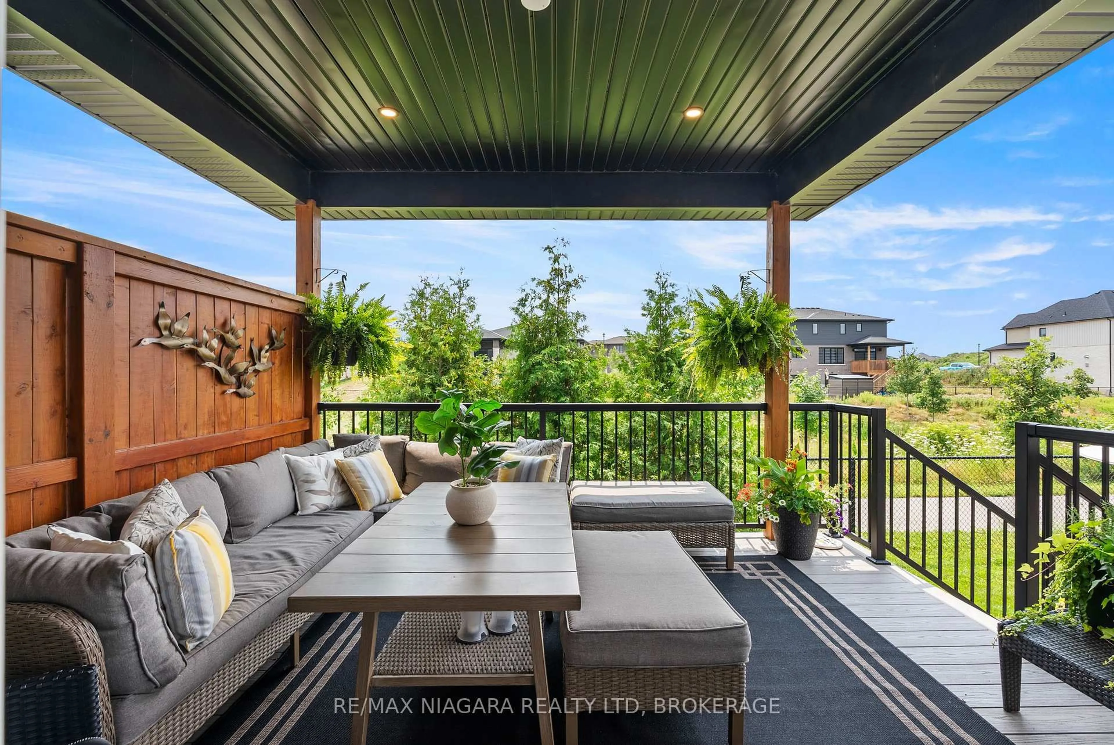Patio, mountain view for 154 PORT ROBINSON Rd #32, Pelham Ontario L0S 1E6