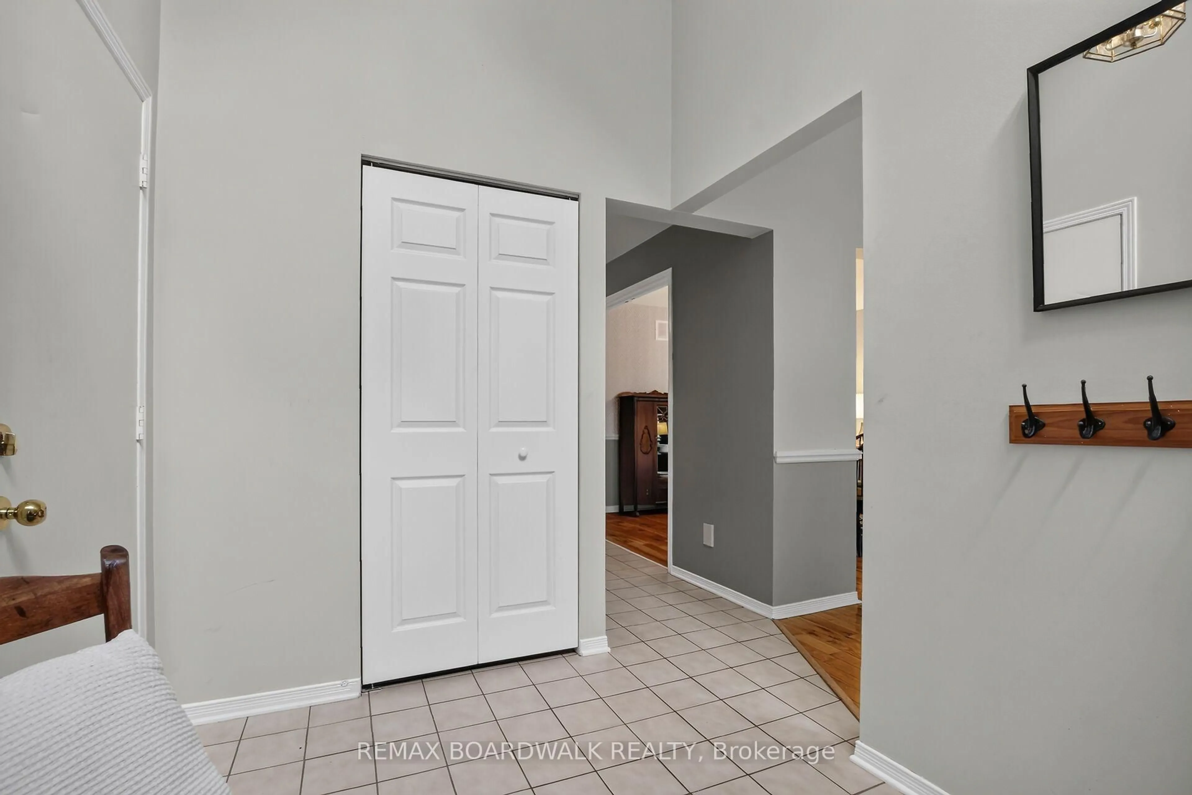 Indoor entryway for 182 Dewar Sdrd, Ashton Ontario K0A 1B0