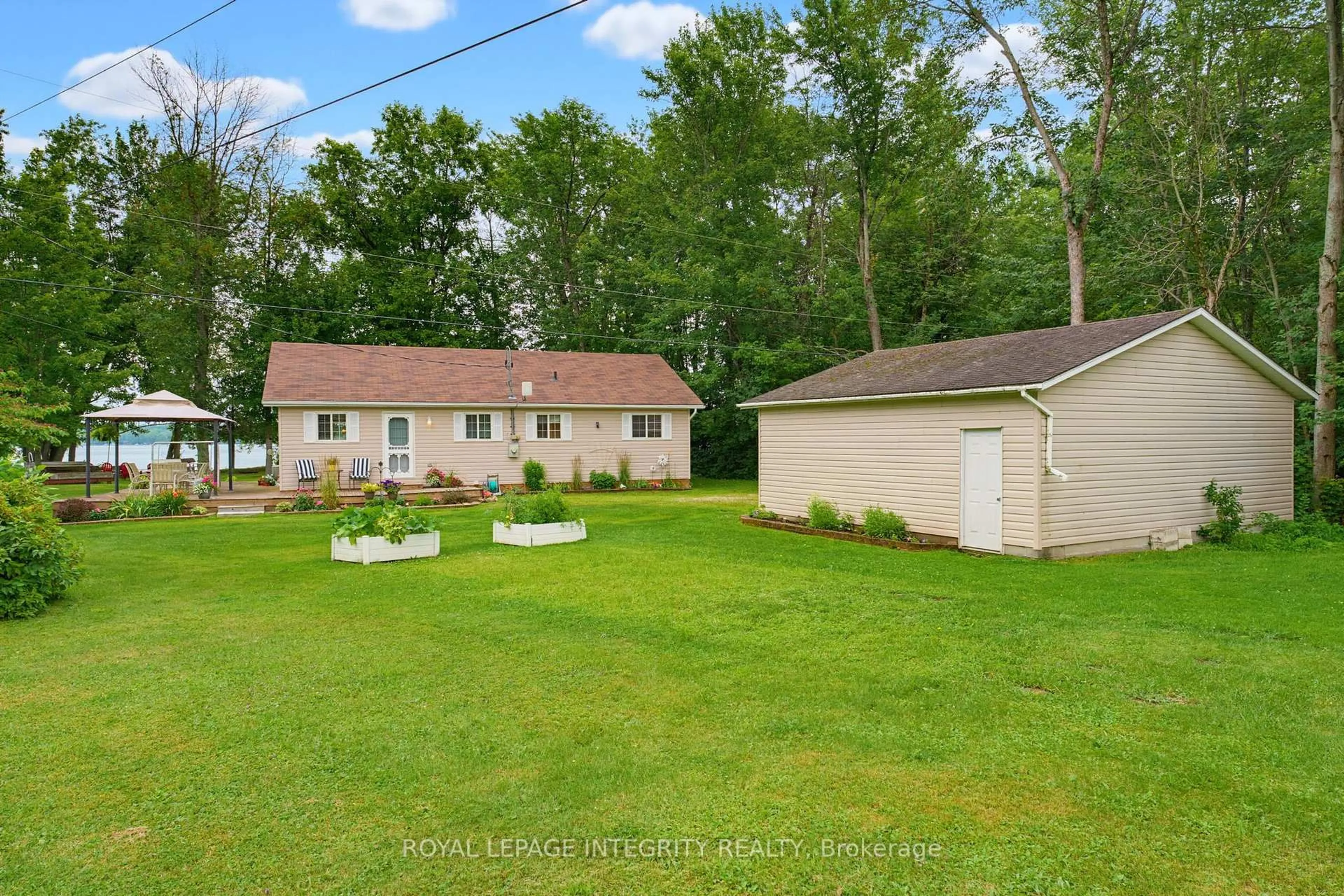 A pic from outside/outdoor area/front of a property/back of a property/a pic from drone, unknown for 162 Flintoff Bay Rd, Perth Ontario K7H 3C8