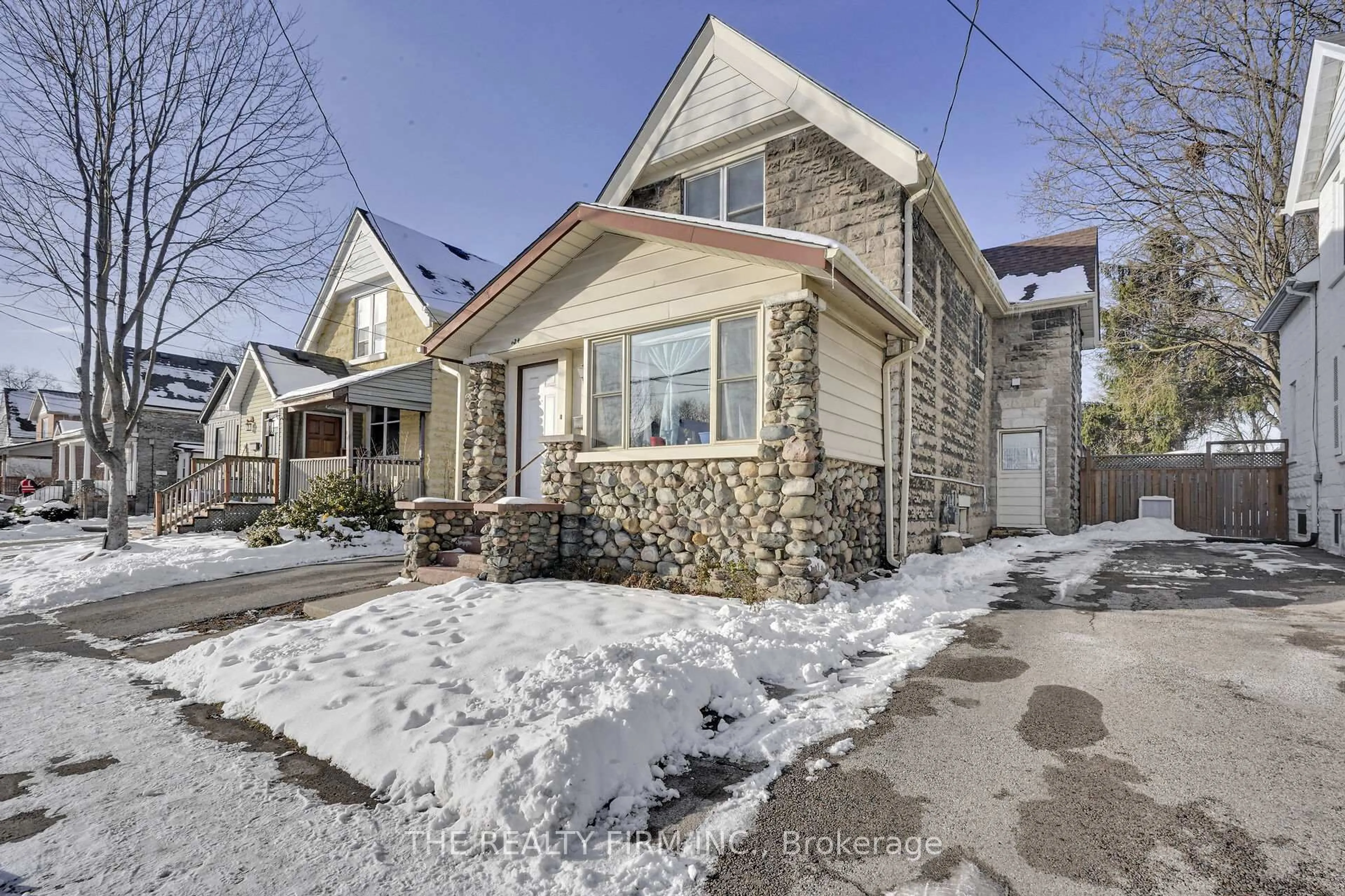 Home with brick exterior material, street for 924 Princess Ave, London East Ontario N5W 3M6