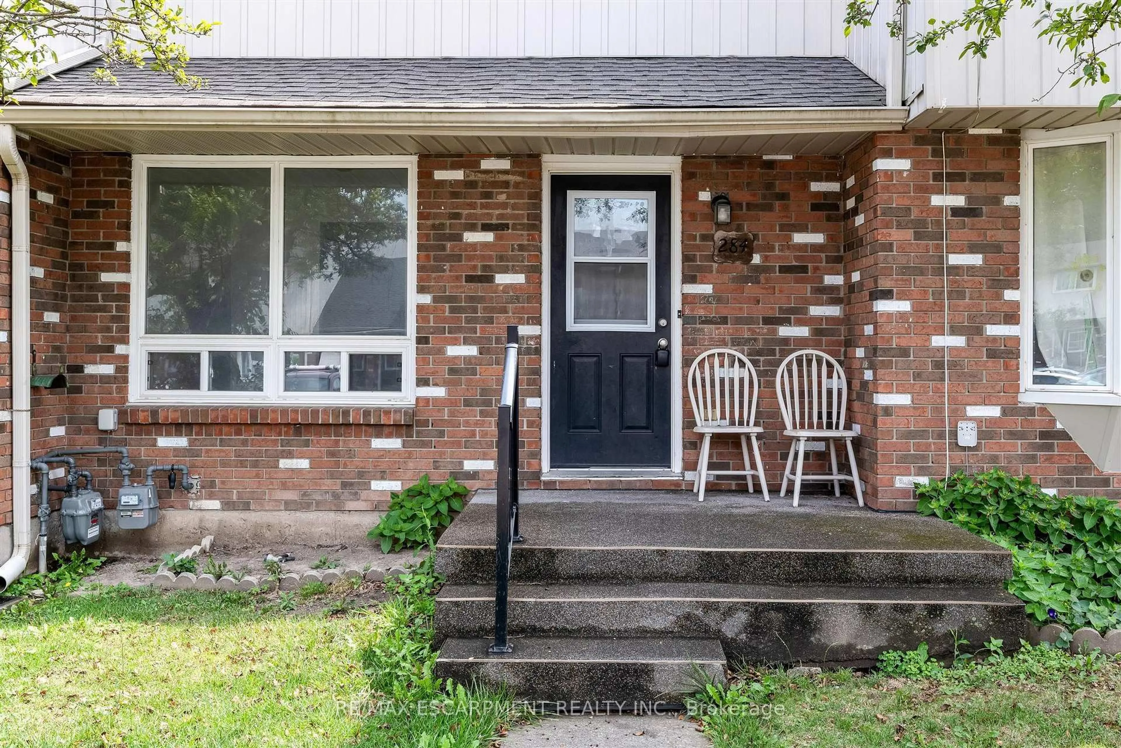 Home with brick exterior material, street for 100 Brownleigh Ave #284, Welland Ontario L3B 5V8
