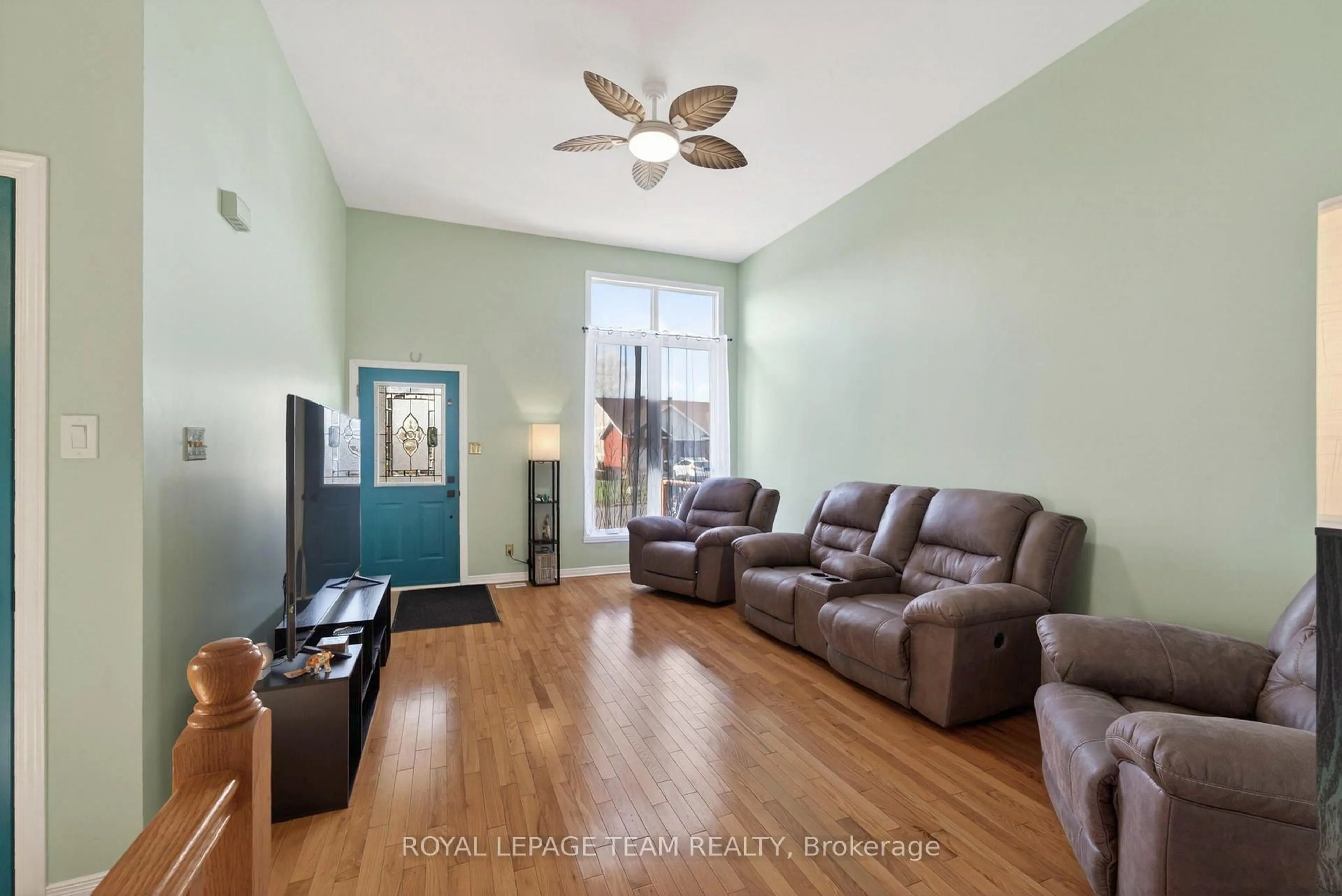 Living room with furniture, unknown for 106 Hemlock Cres, Cornwall Ontario K6H 7L7
