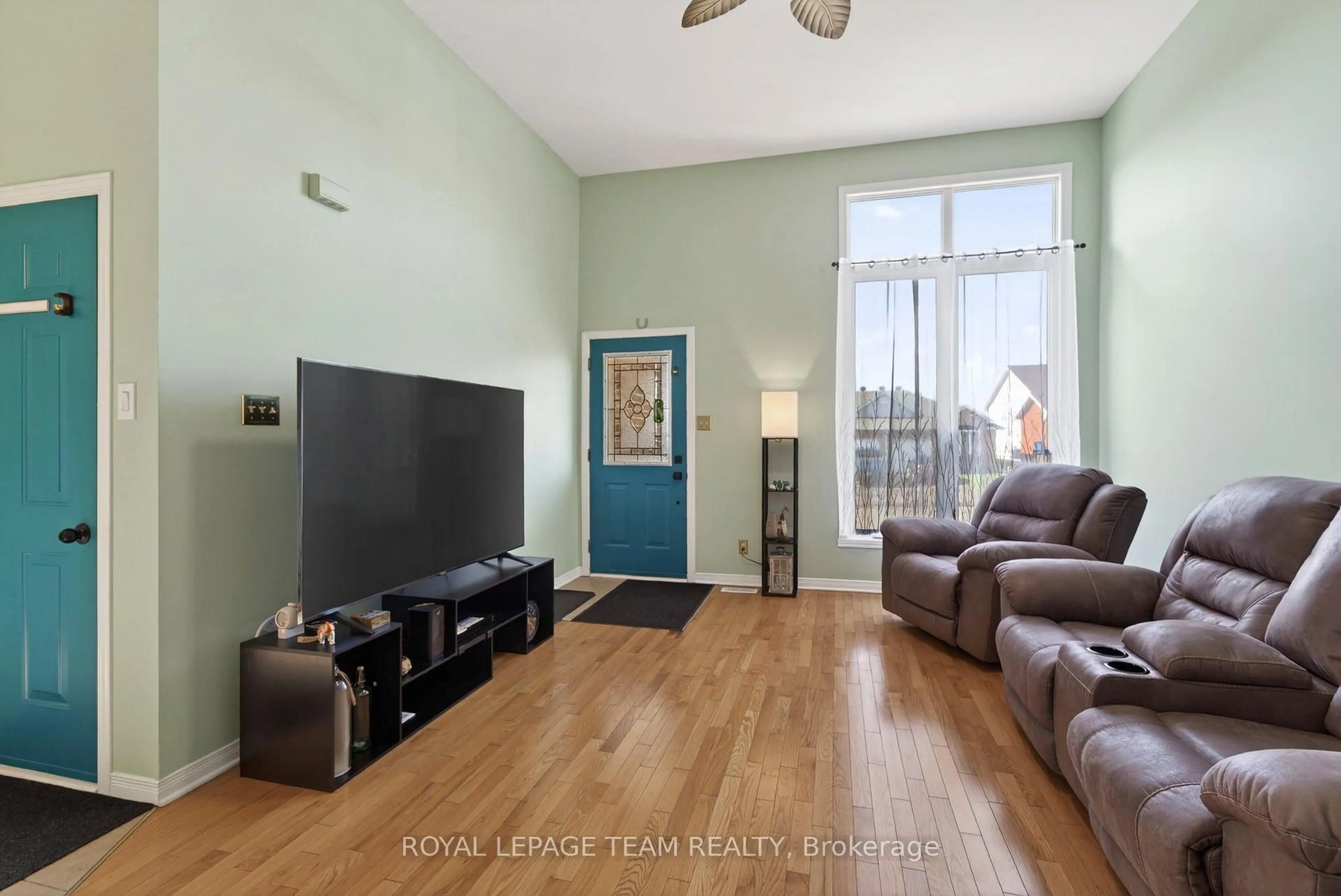 Living room with furniture, unknown for 106 Hemlock Cres, Cornwall Ontario K6H 7L7