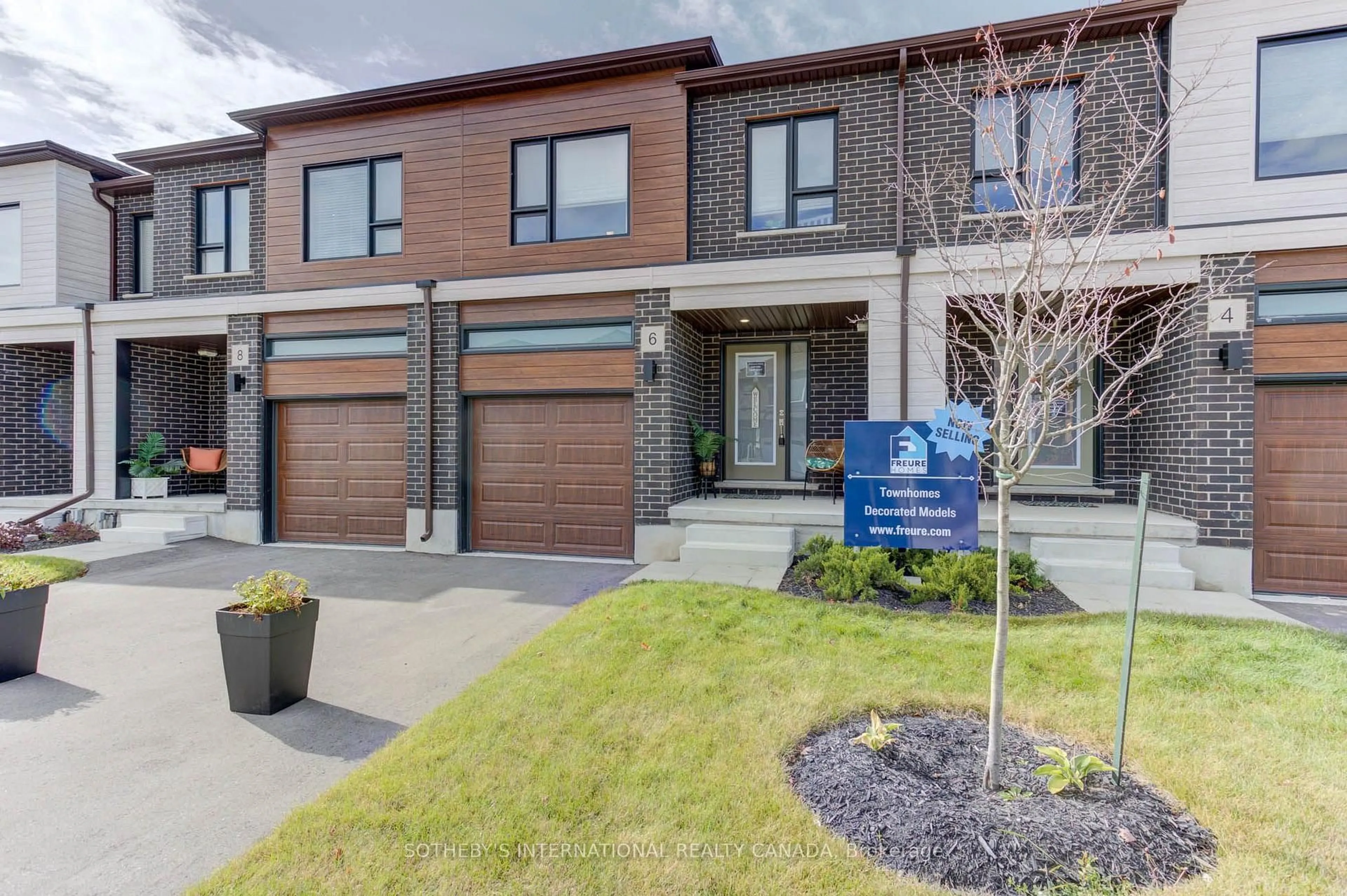 Home with brick exterior material, street for 18 OAK FOREST Common #8B, Cambridge Ontario N1S 0G3
