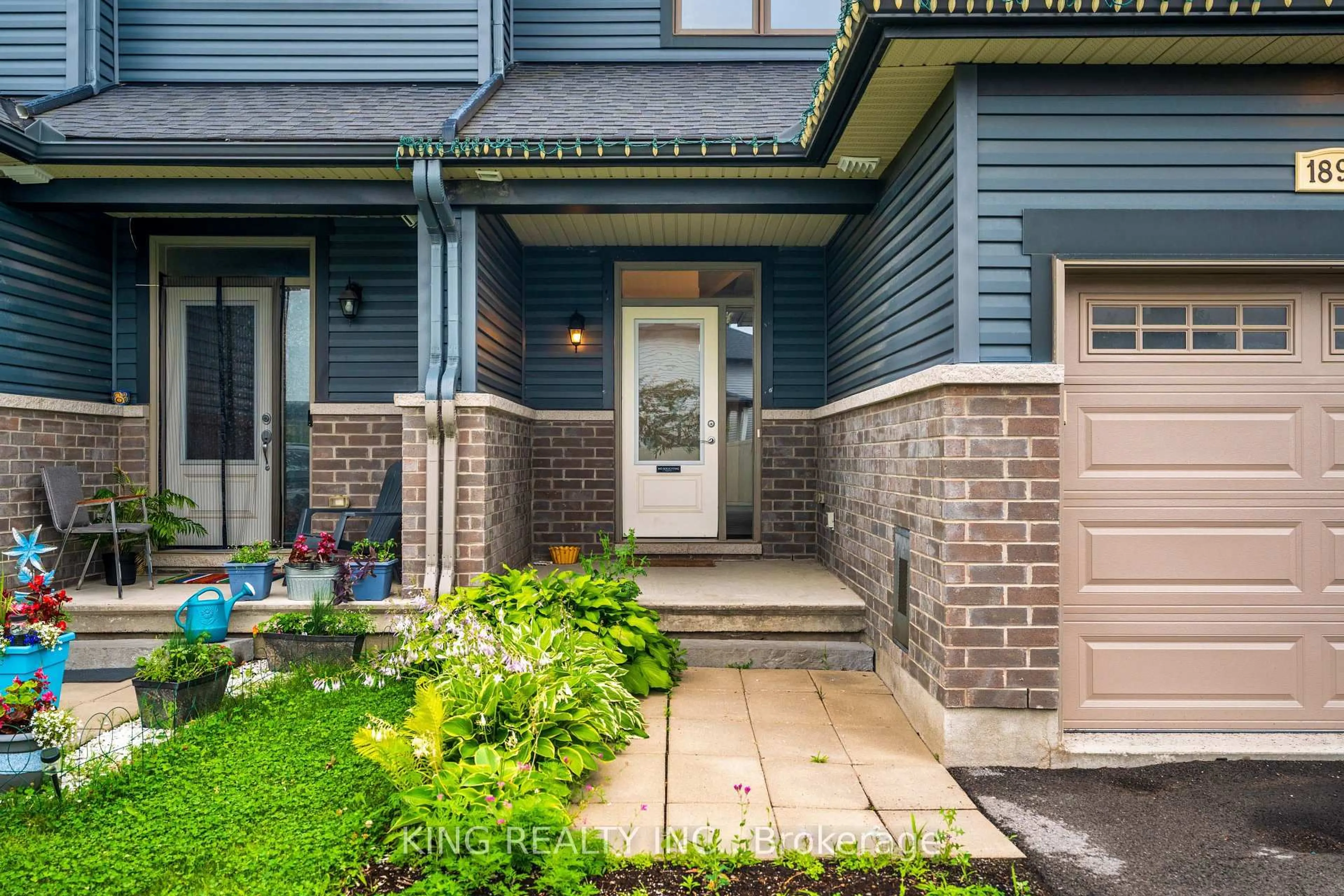 Home with brick exterior material, street for 189C Shinny Ave, Ottawa Ontario K2S 1S3