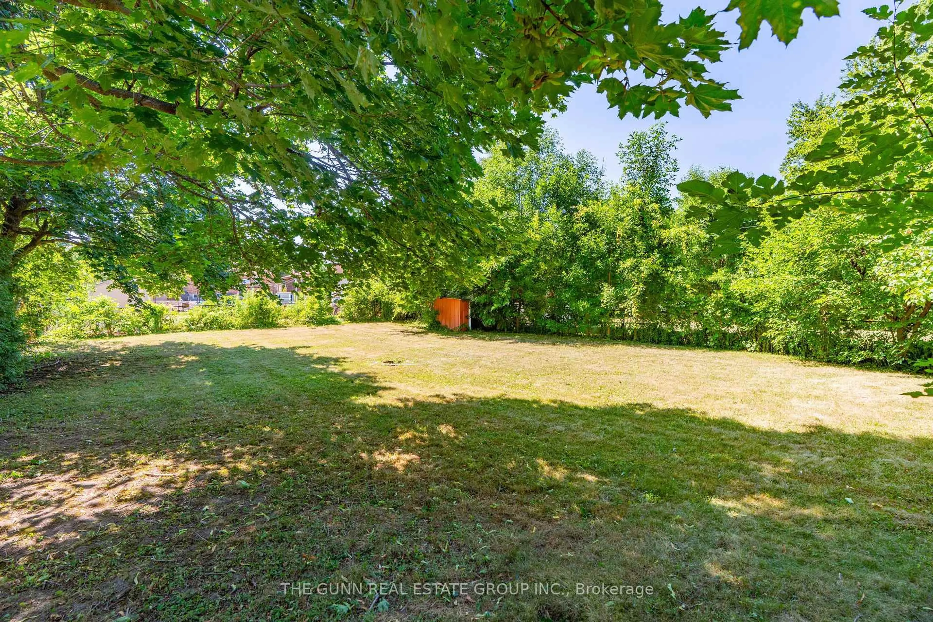 A pic from outside/outdoor area/front of a property/back of a property/a pic from drone, forest/trees view for 931 Willow Dr, London South Ontario N6E 1P2