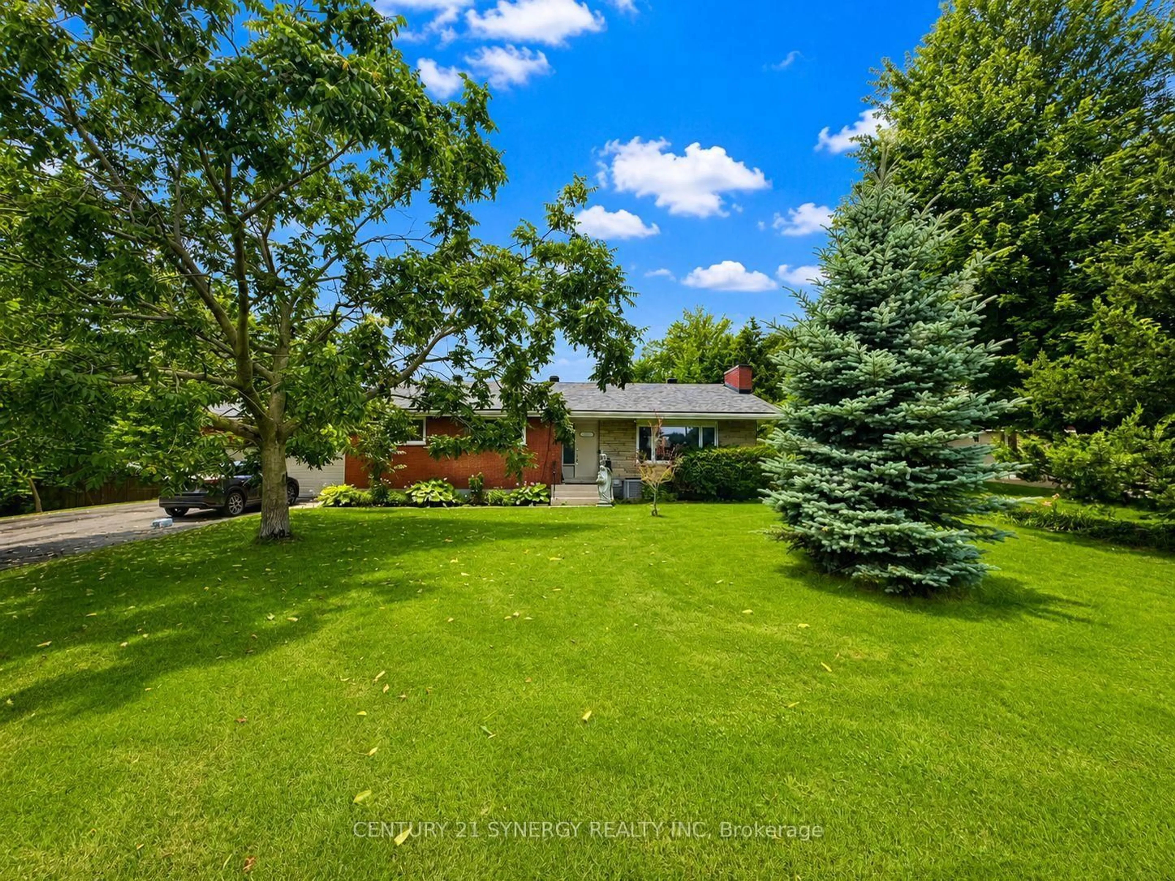 A pic from outside/outdoor area/front of a property/back of a property/a pic from drone, unknown for 26 Turtleback Way, Ottawa Ontario K2S 1P8
