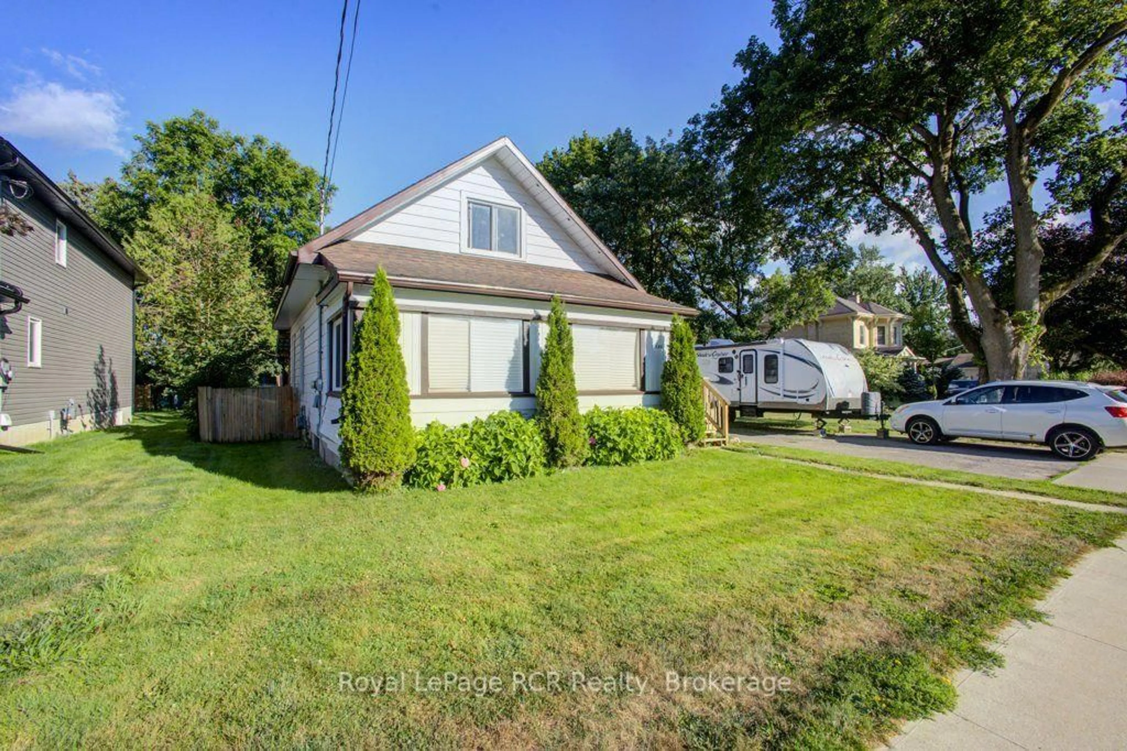 Unknown for 330 York St, Minto Ontario N0G 2P0