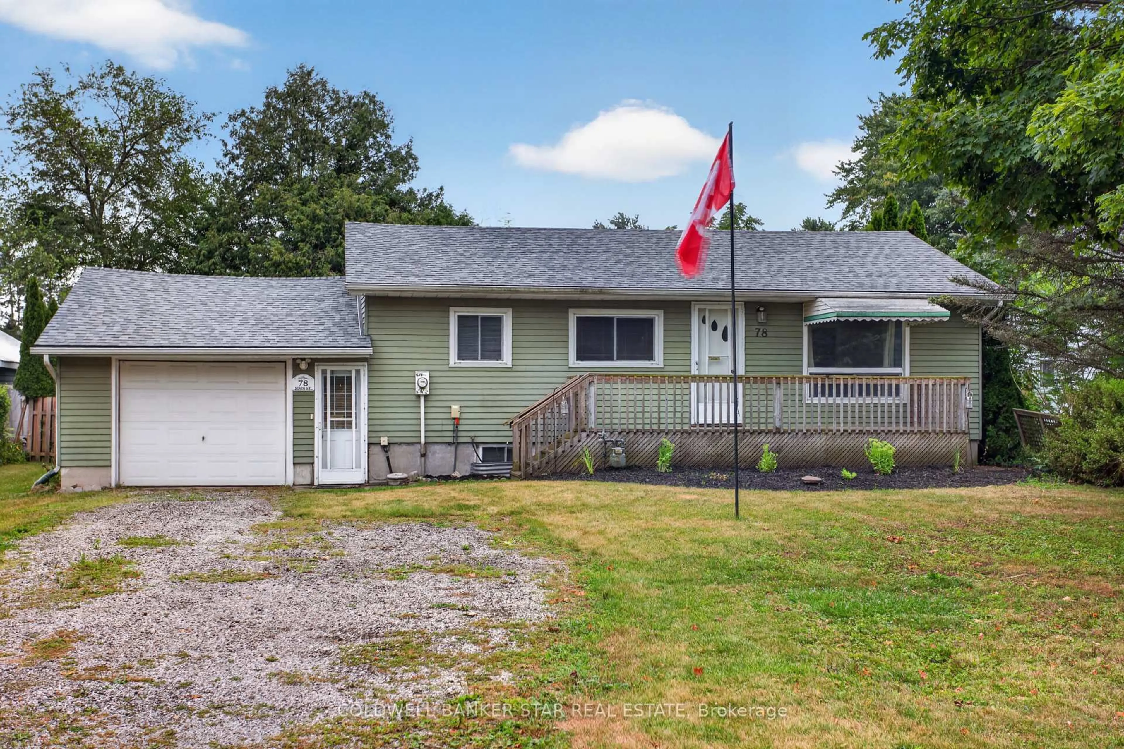 Home with vinyl exterior material, unknown for 78 Main St, West Elgin Ontario N0L 2P0