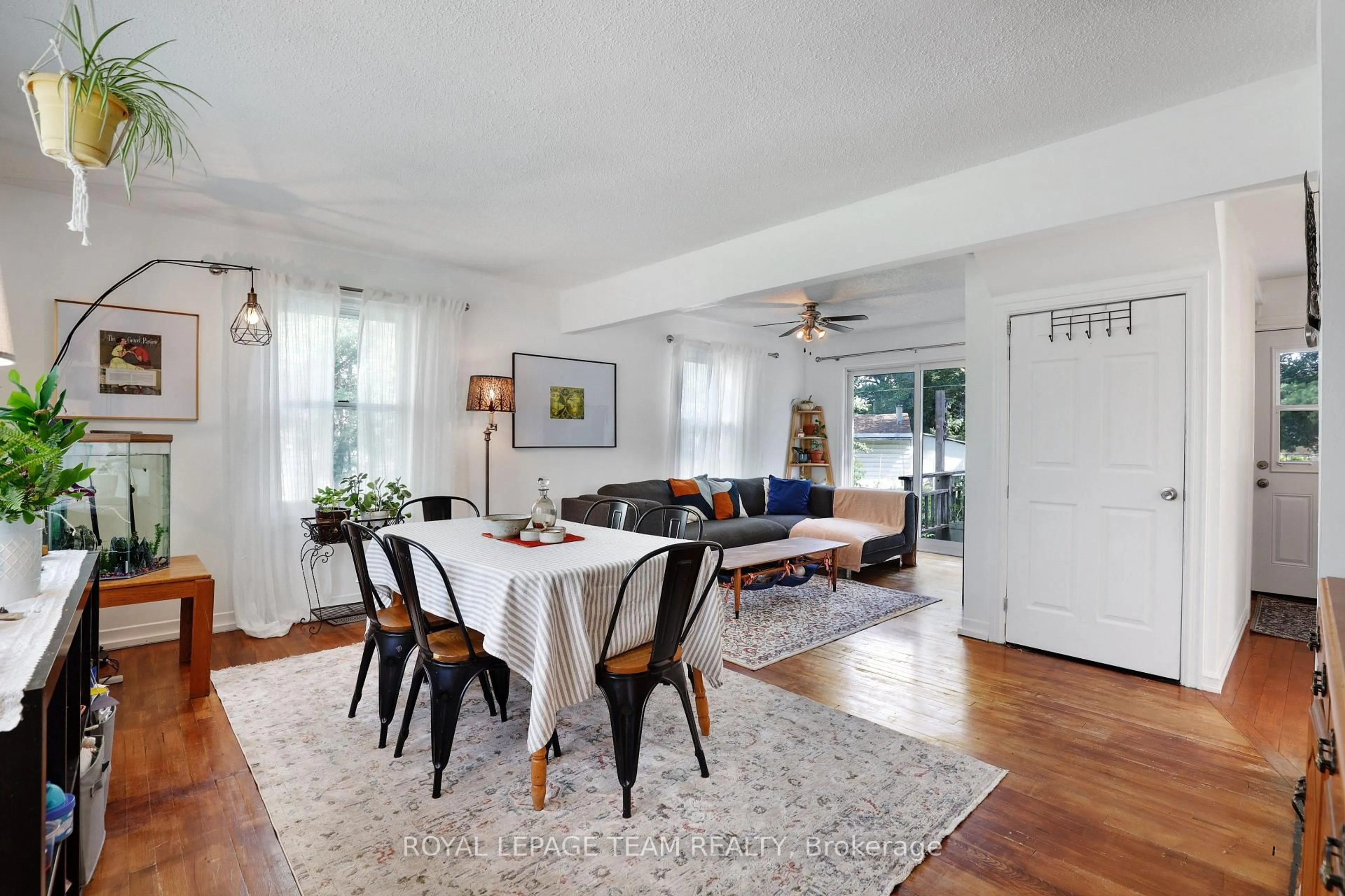 Dining room, unknown for 283 Anna Ave, Ottawa Ontario K1Z 7V5