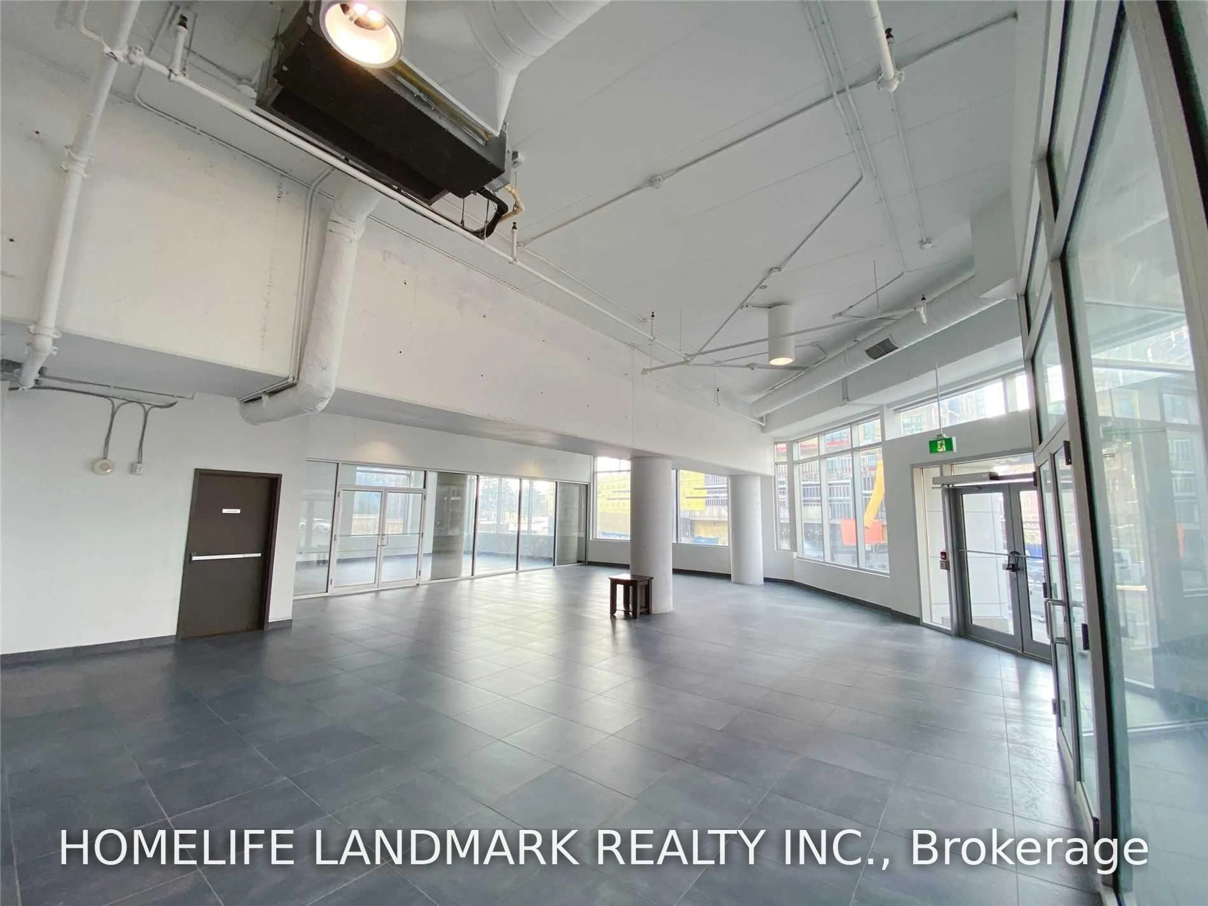 Indoor foyer for 158 King St #2201, Waterloo Ontario N2J 2Y2