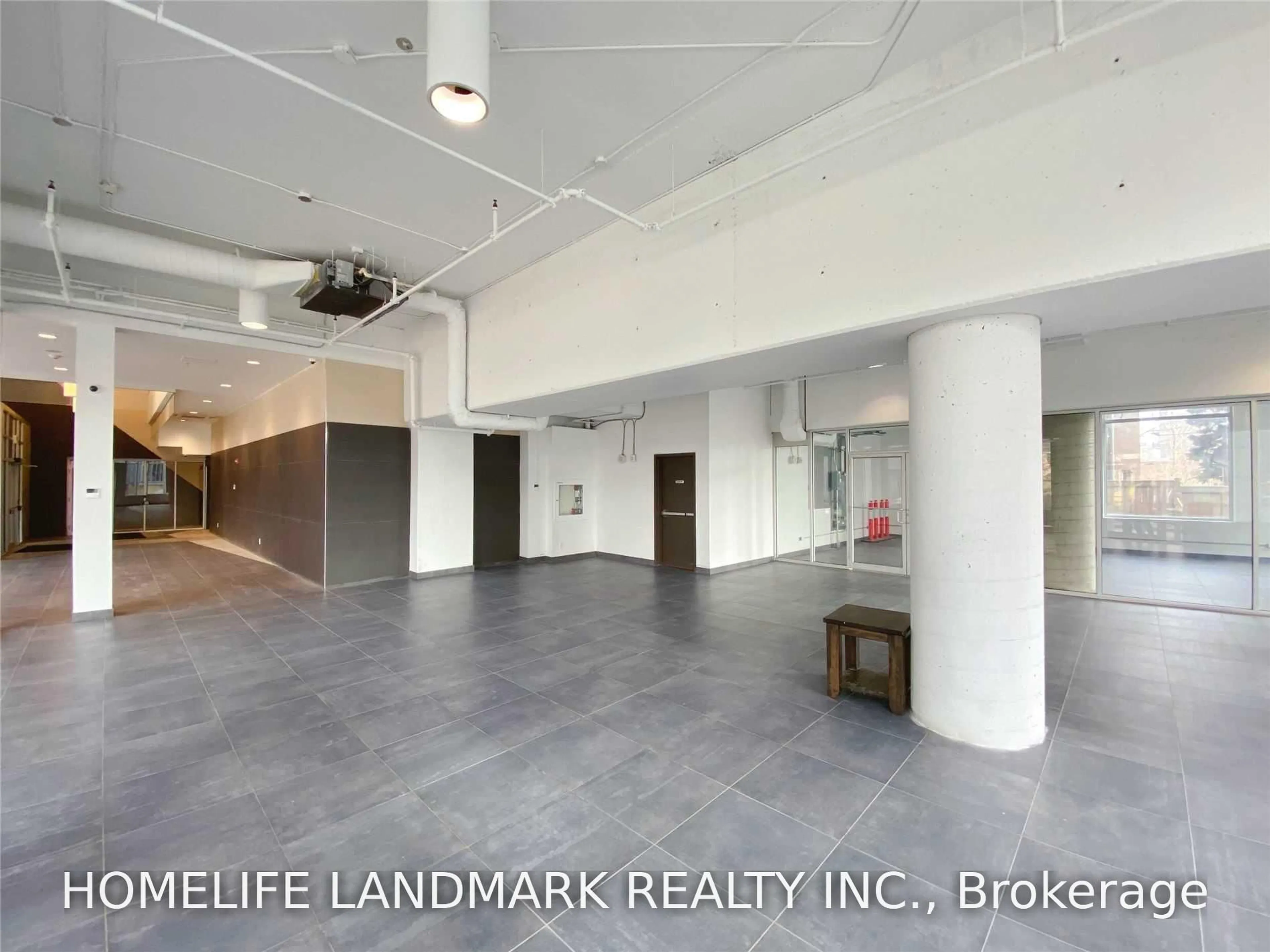 Indoor foyer for 158 King St #2201, Waterloo Ontario N2J 2Y2