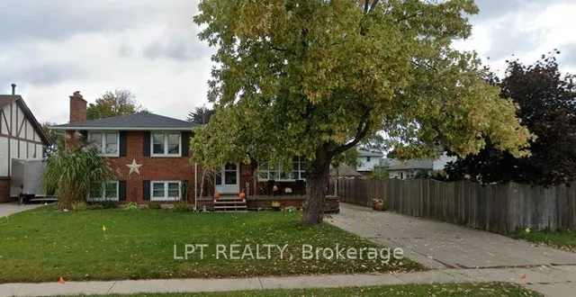 1210 Wiltshire Dr, Sarnia 1