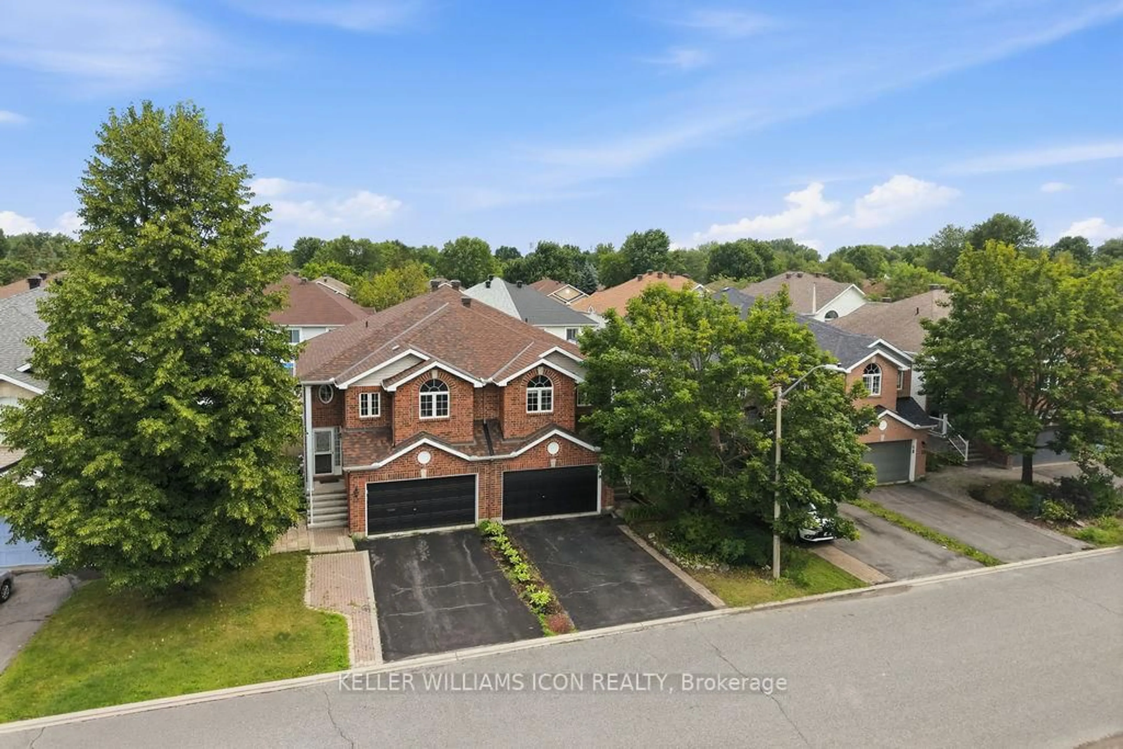 A pic from outside/outdoor area/front of a property/back of a property/a pic from drone, street for 125 Castle Glen Cres, Ottawa Ontario K2L 4G9