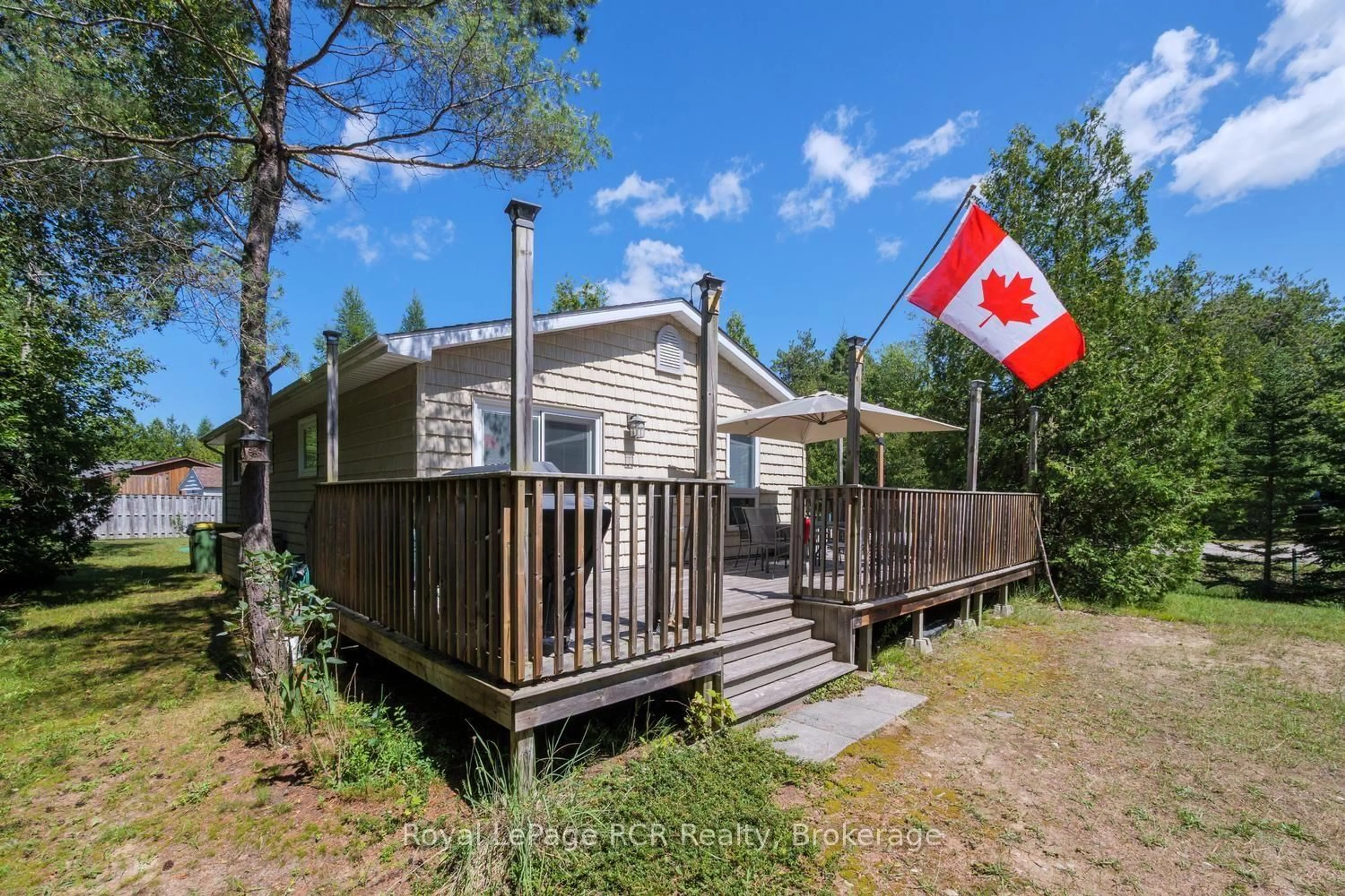 A pic from outside/outdoor area/front of a property/back of a property/a pic from drone, unknown for 10 1st Ave south Ave, Native Leased Lands Ontario 00000